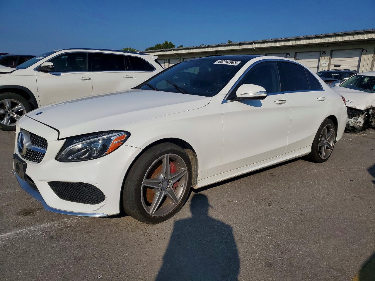 2015 Mercedes-benz C 300 4matic Белый vin: 55SWF4KB1FU020992
