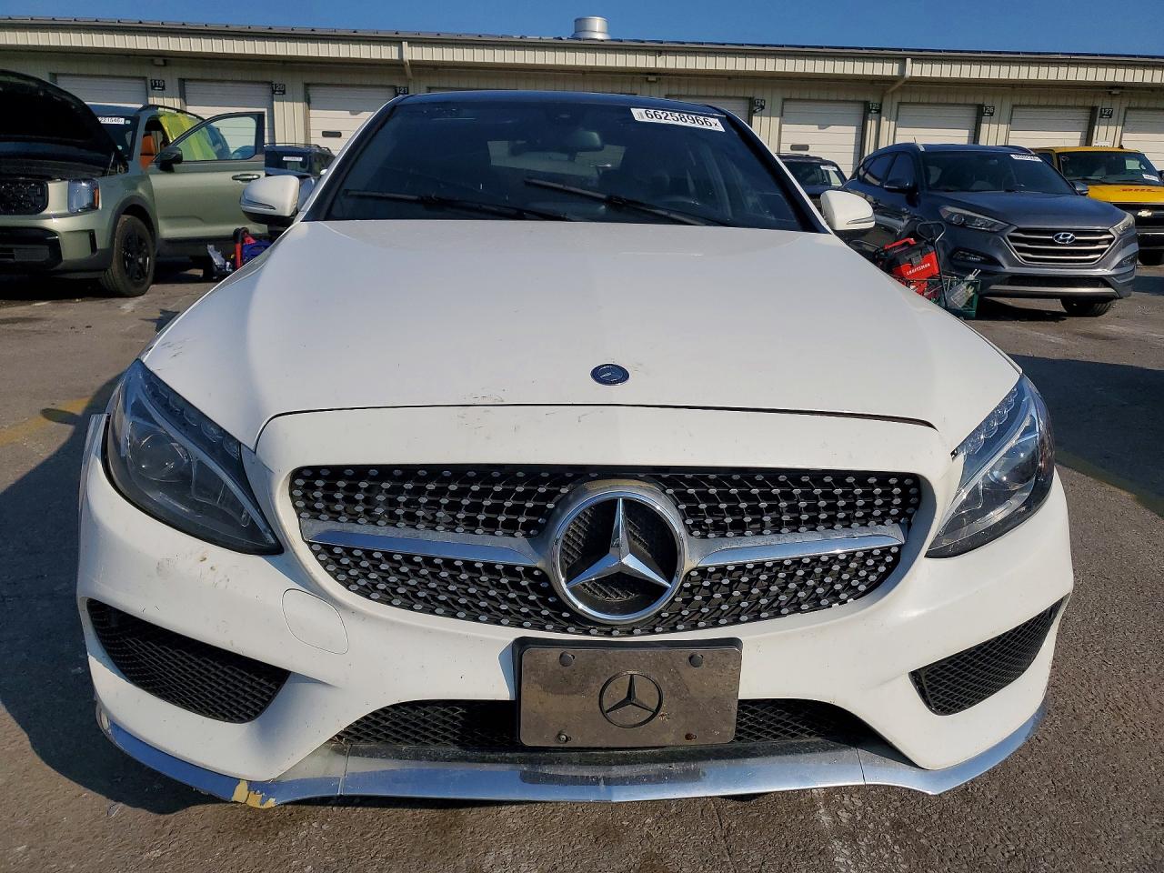2015 Mercedes-benz C 300 4matic Белый vin: 55SWF4KB1FU020992