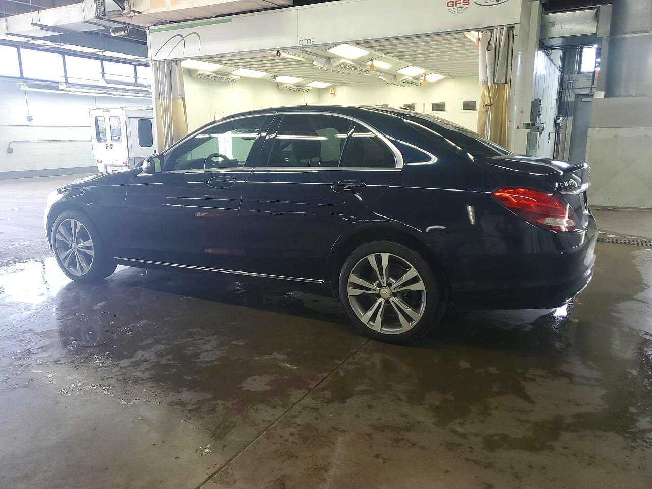 2015 Mercedes-benz C 300 4matic Blue vin: 55SWF4KB1FU027781