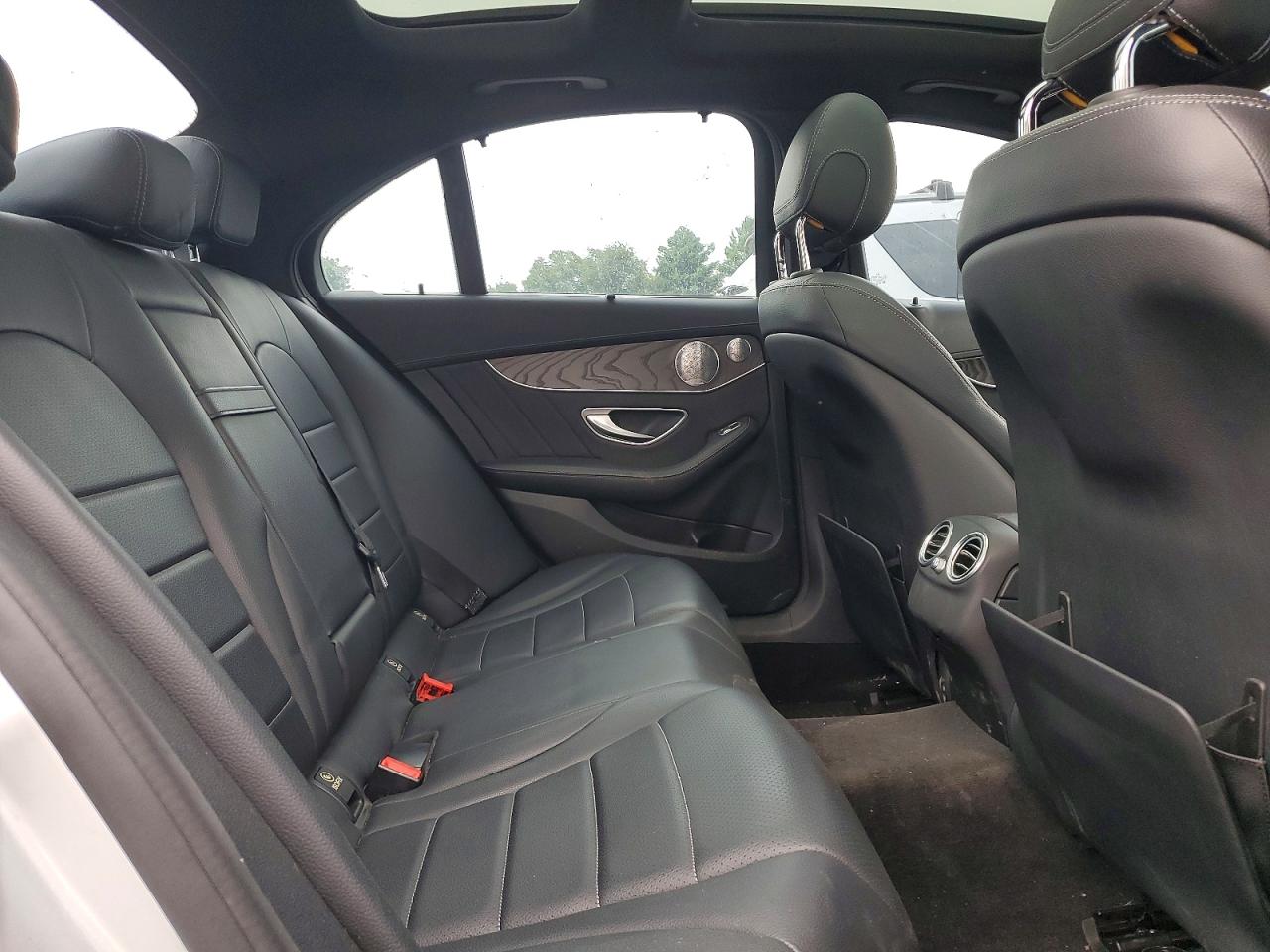 2015 Mercedes-benz C 300 4matic Silver vin: 55SWF4KB1FU036013
