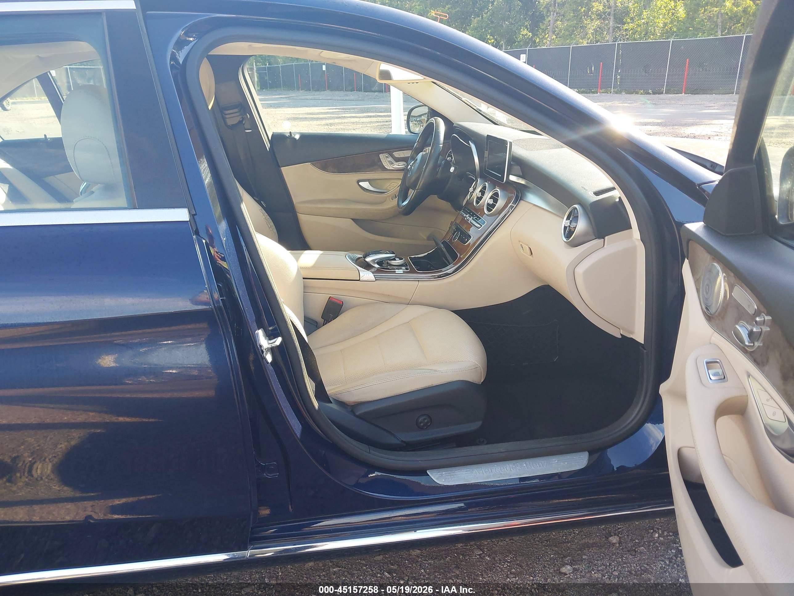 2015 Mercedes-benz C 300 4matic Blue vin: 55SWF4KB1FU038117