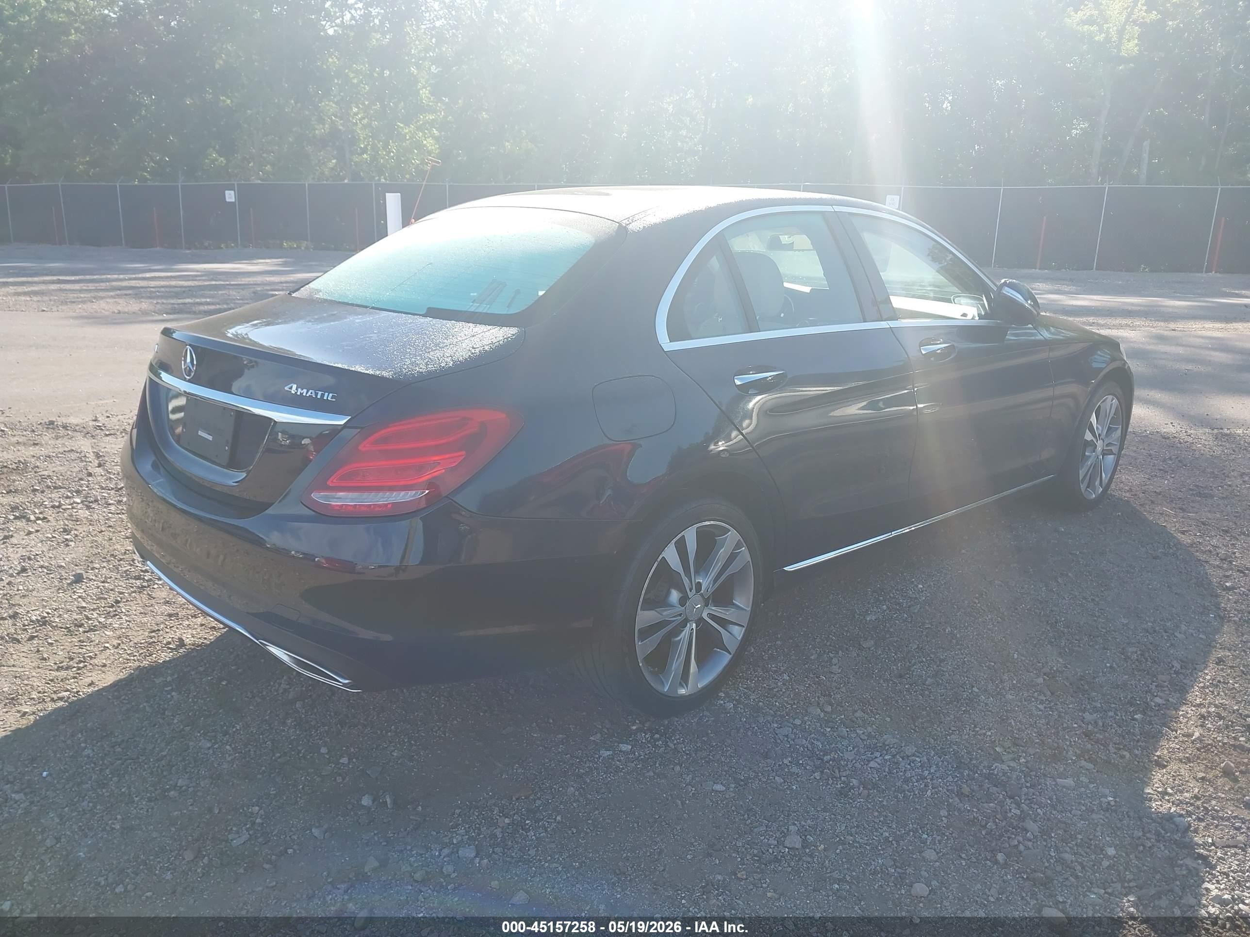 2015 Mercedes-benz C 300 4matic Blue vin: 55SWF4KB1FU038117