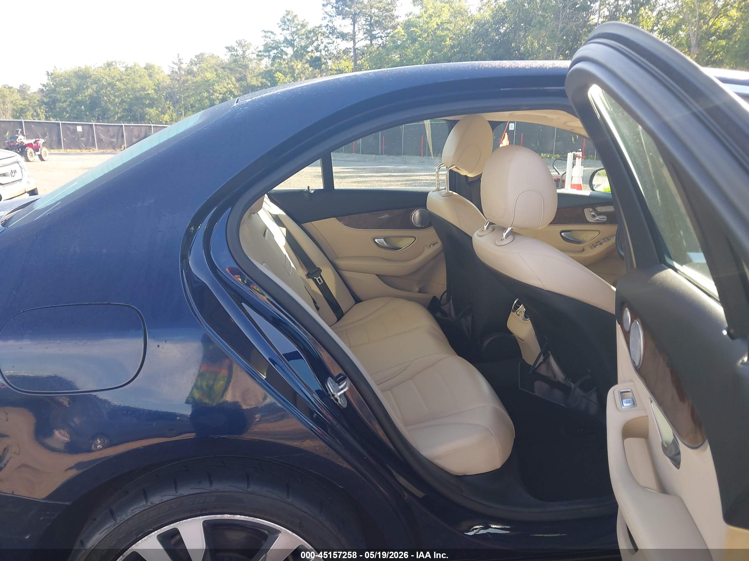2015 Mercedes-benz C 300 4matic Blue vin: 55SWF4KB1FU038117