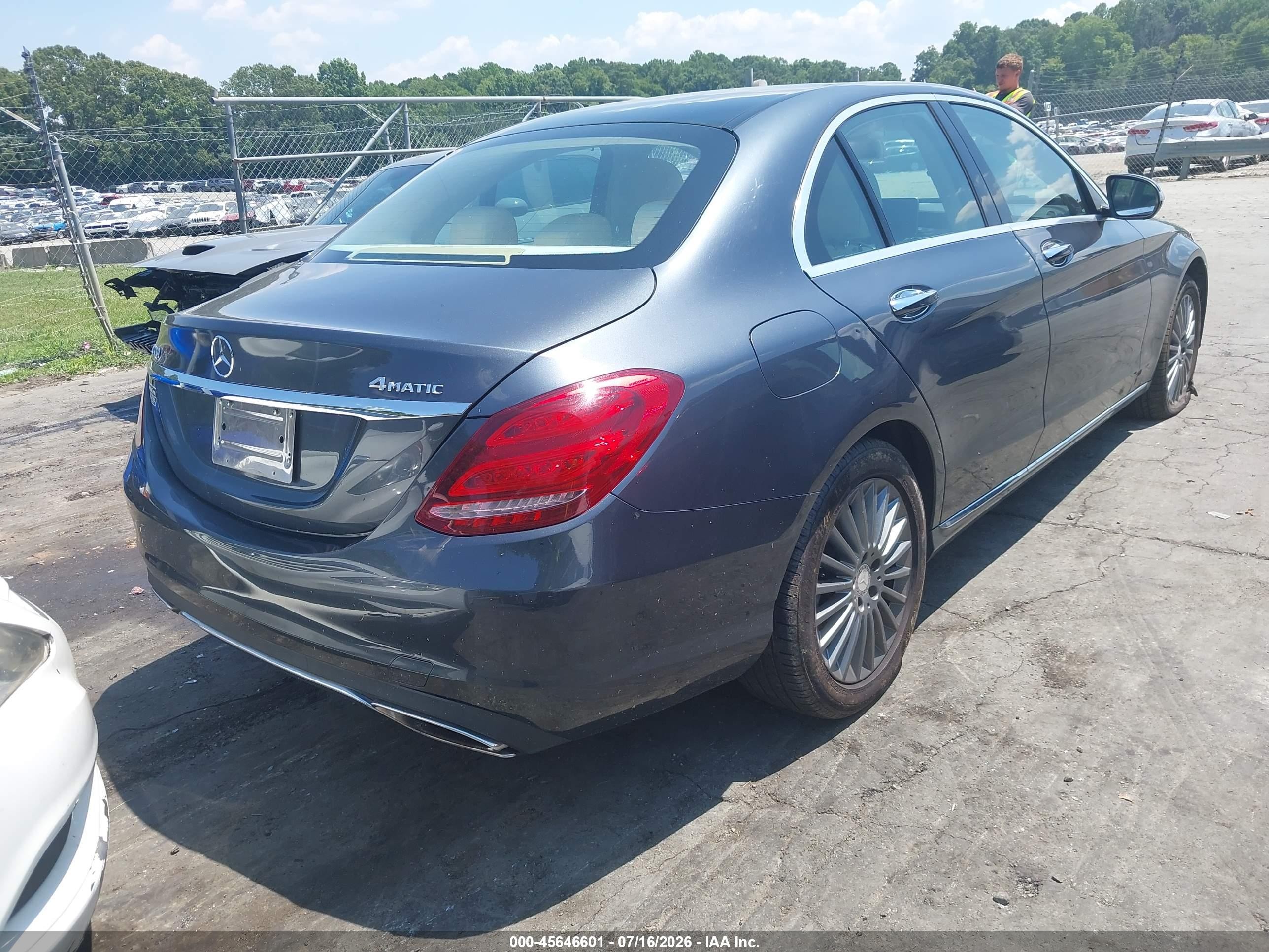 2015 Mercedes-benz C 300 Luxury 4matic Silver vin: 55SWF4KB1FU038358