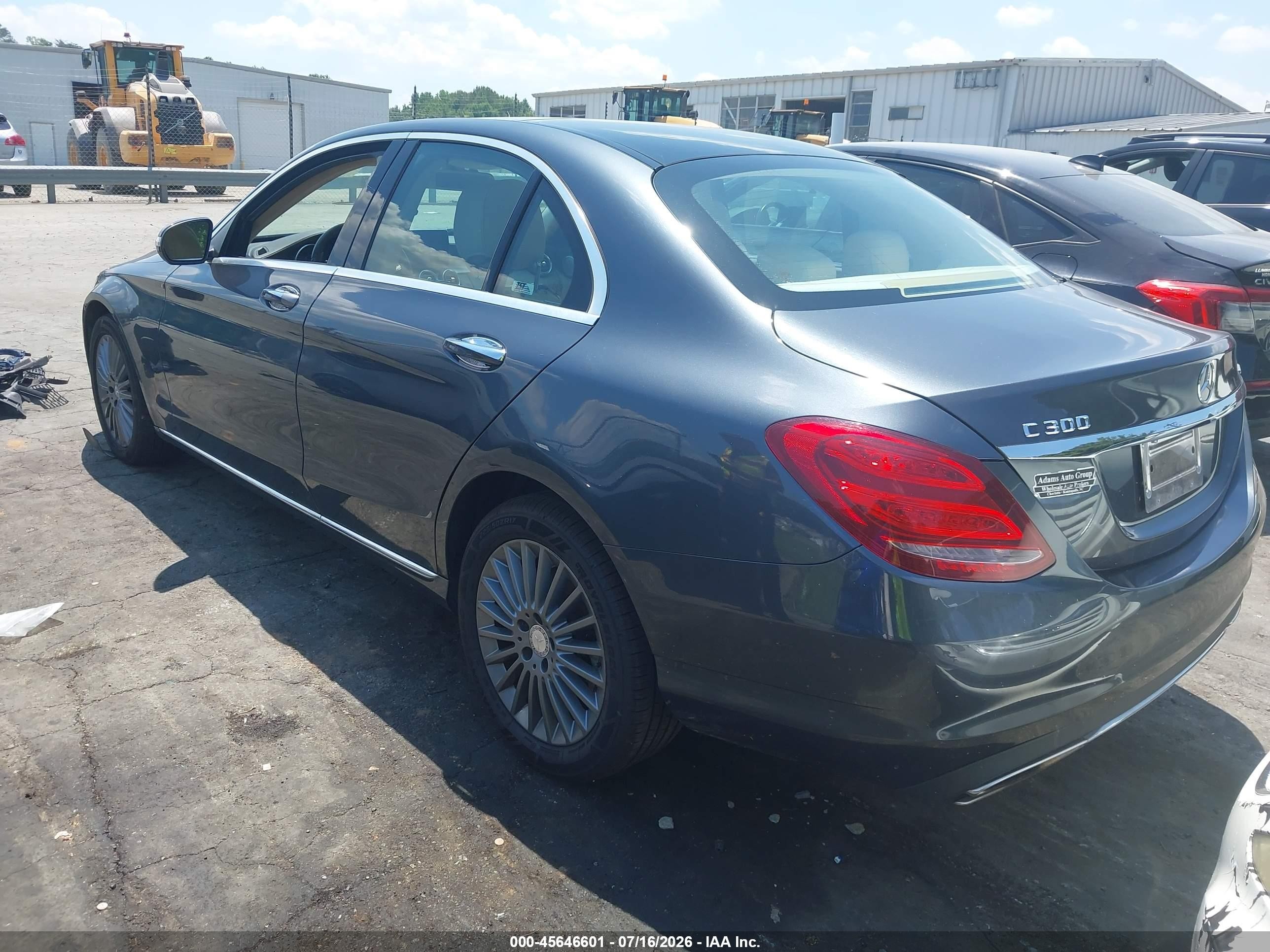 2015 Mercedes-benz C 300 Luxury 4matic Silver vin: 55SWF4KB1FU038358