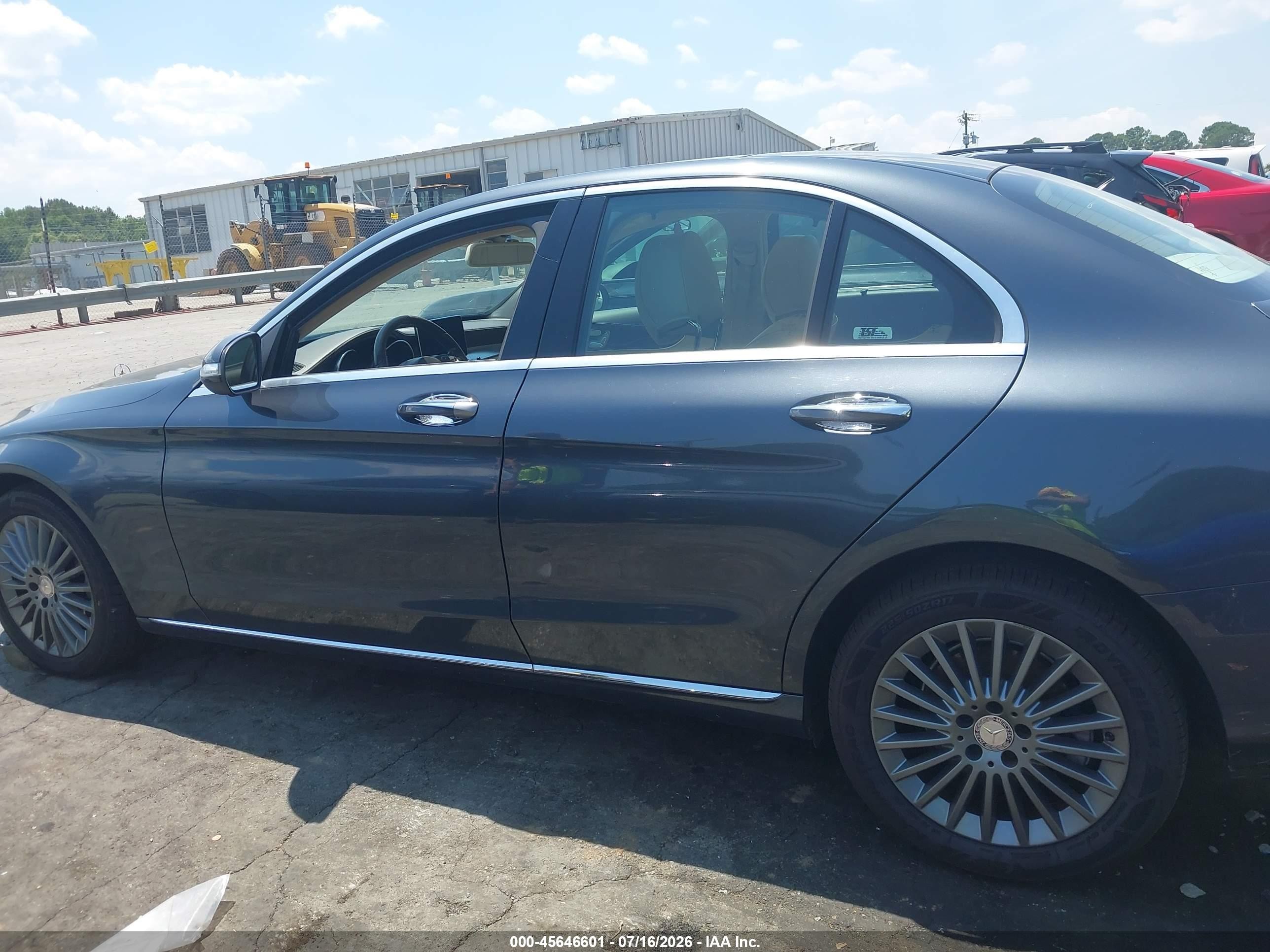 2015 Mercedes-benz C 300 Luxury 4matic Silver vin: 55SWF4KB1FU038358