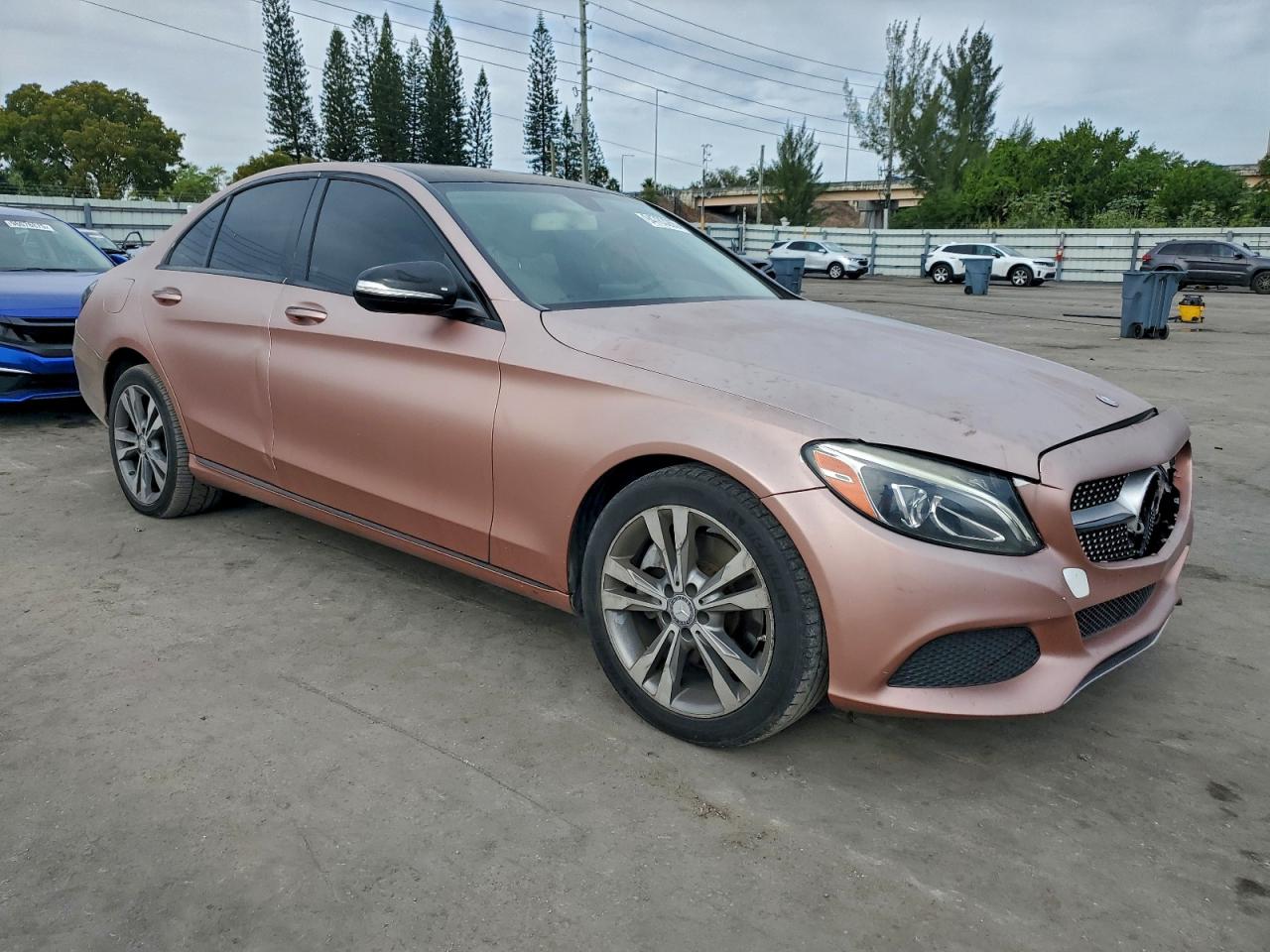 2015 Mercedes-benz C 300 4matic Розовый vin: 55SWF4KB1FU040479