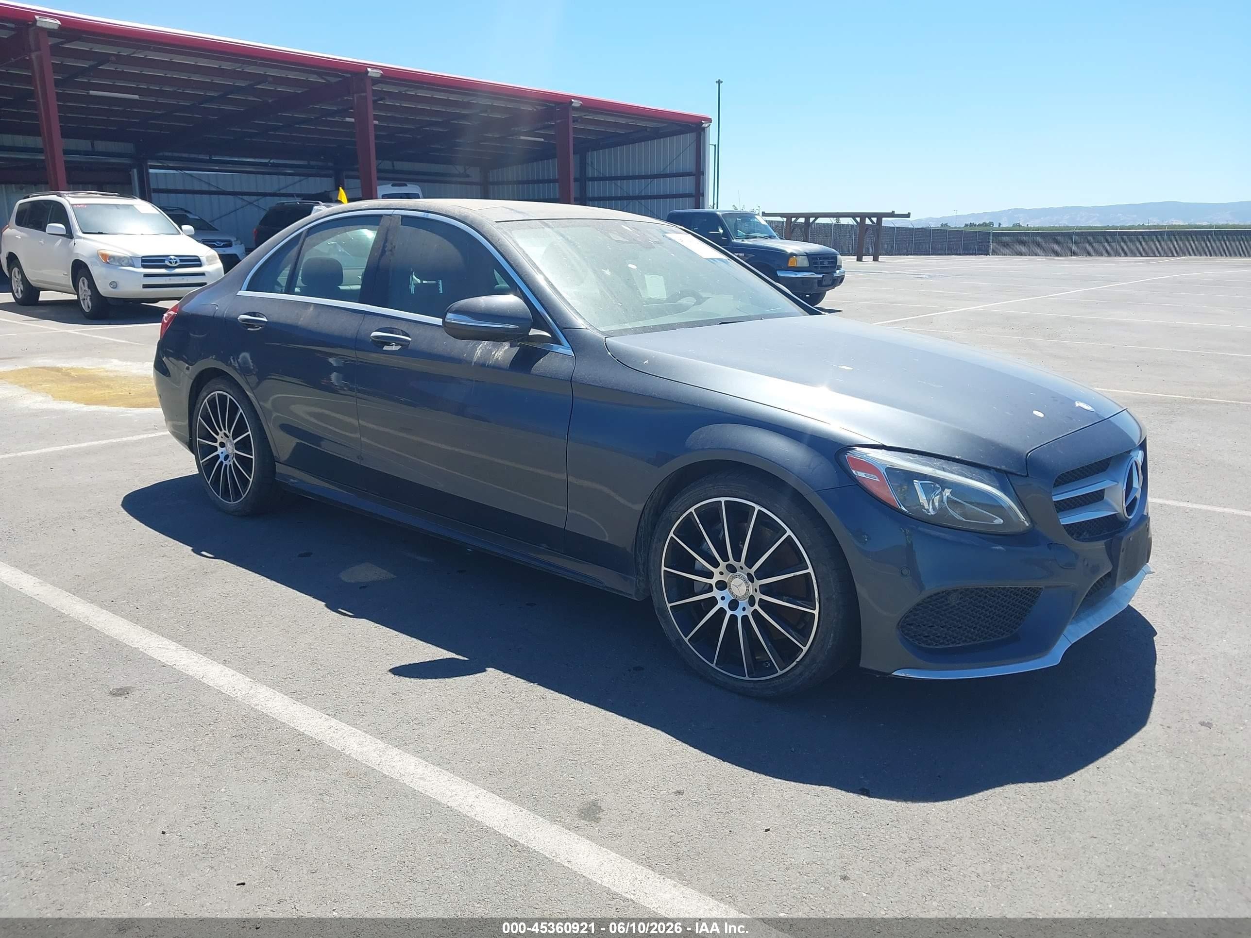 2015 Mercedes-benz C 300 Sport 4matic Серый vin: 55SWF4KB1FU040899