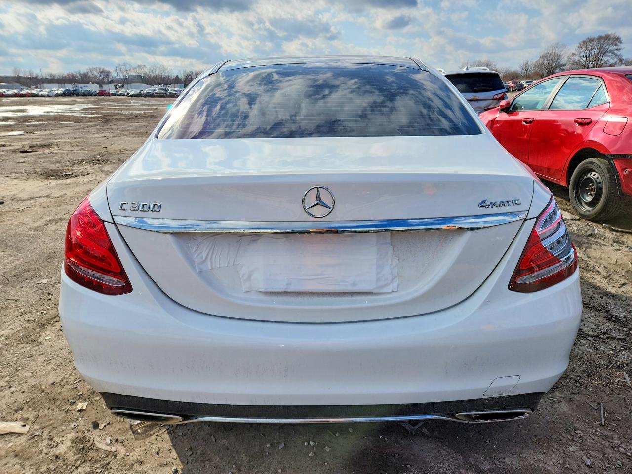 2015 Mercedes Benz C 300 4matic White vin: 55SWF4KB1FU052762
