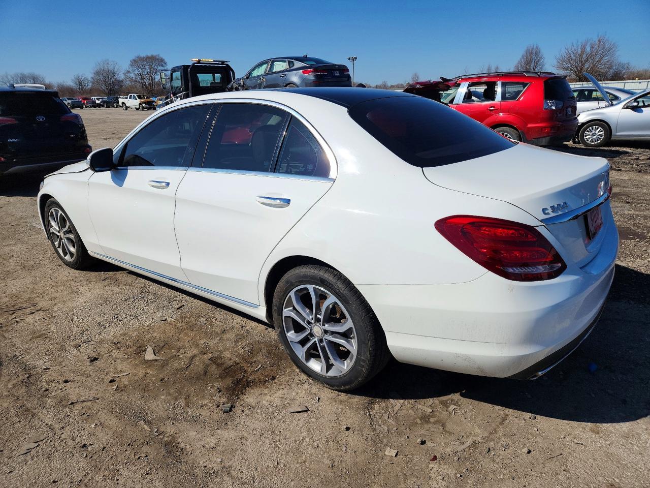 2015 Mercedes Benz C 300 4matic White vin: 55SWF4KB1FU052762