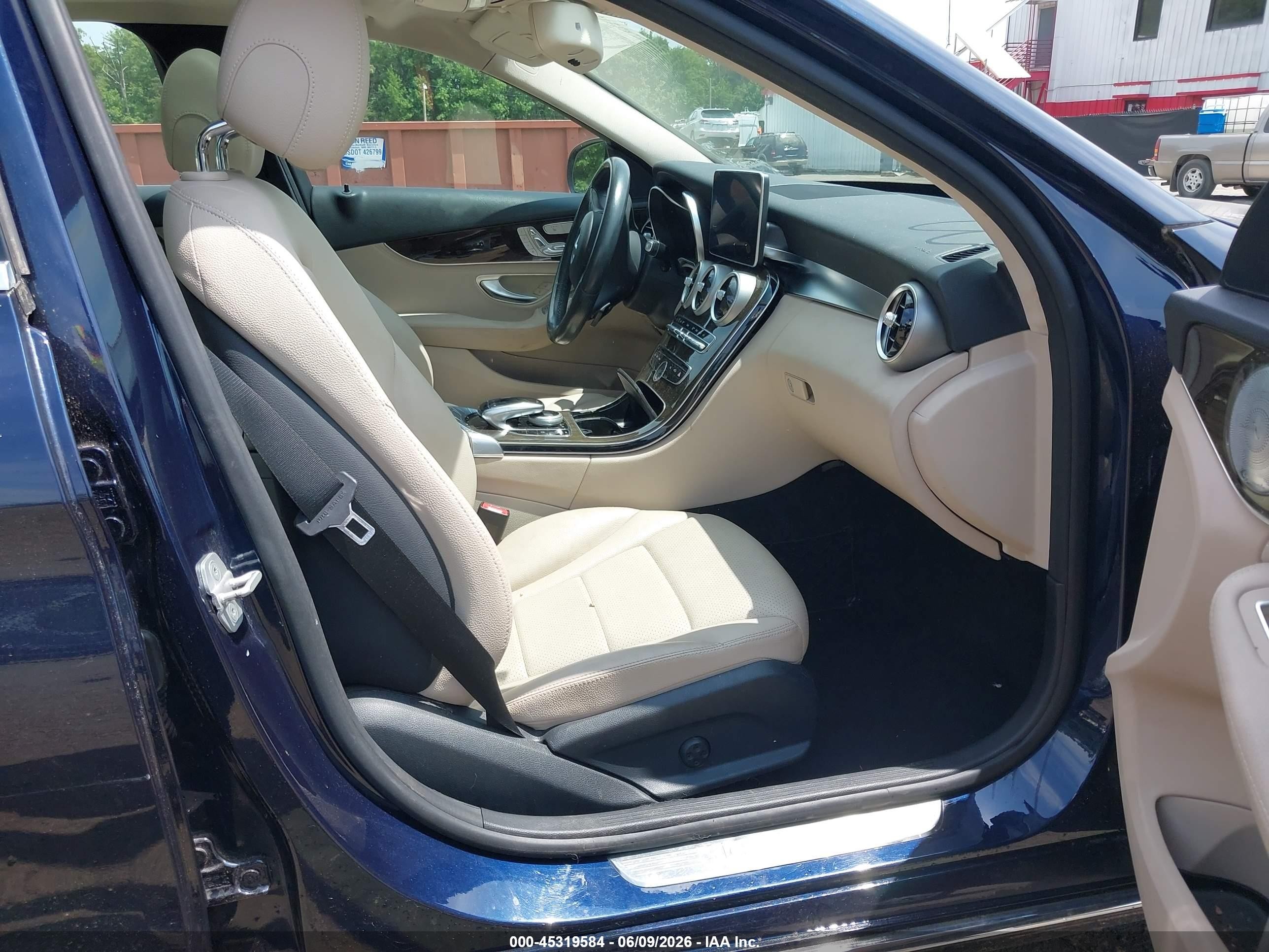 2015 Mercedes-benz C 300 4matic Dark Blue vin: 55SWF4KB1FU078360