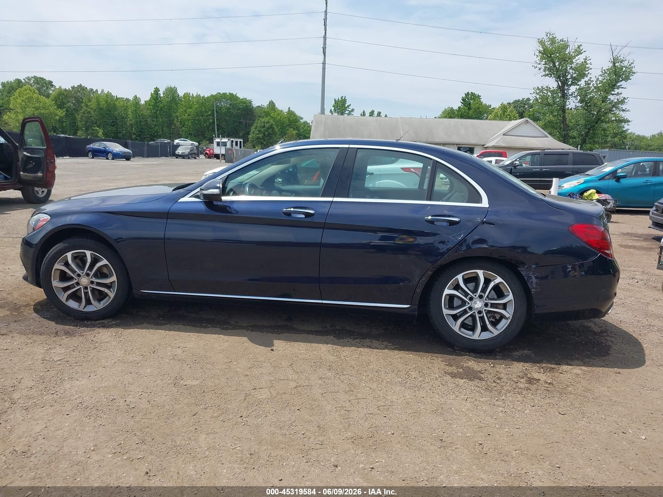 2015 Mercedes-benz C 300 4matic Dark Blue vin: 55SWF4KB1FU078360