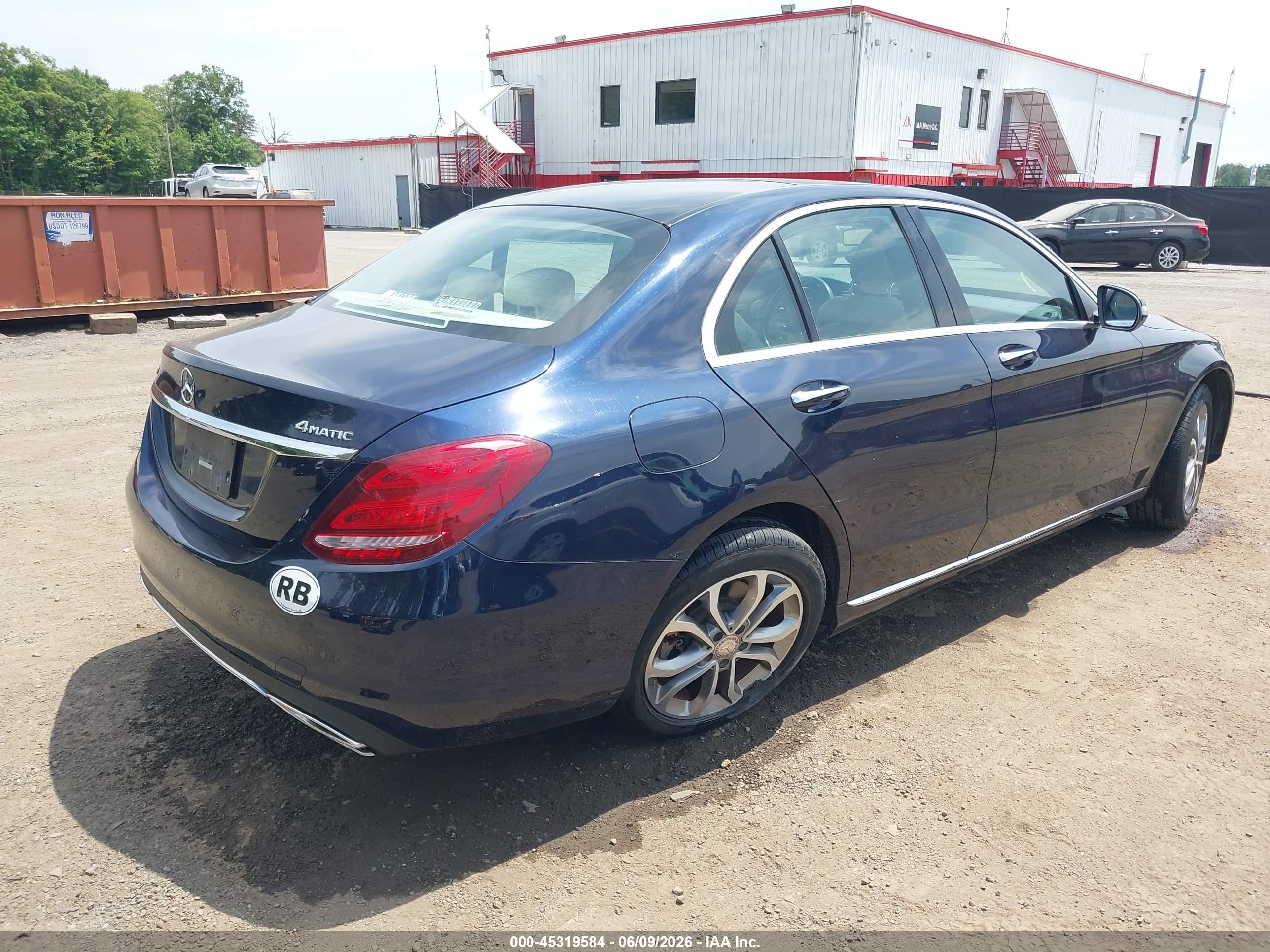 2015 Mercedes-benz C 300 4matic Dark Blue vin: 55SWF4KB1FU078360
