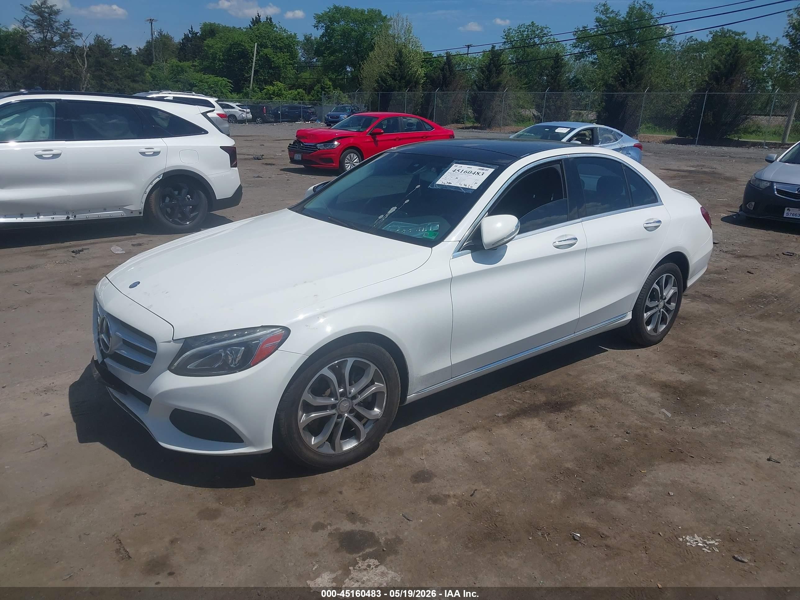 2015 Mercedes-benz C 300 4matic White vin: 55SWF4KB1FU082733
