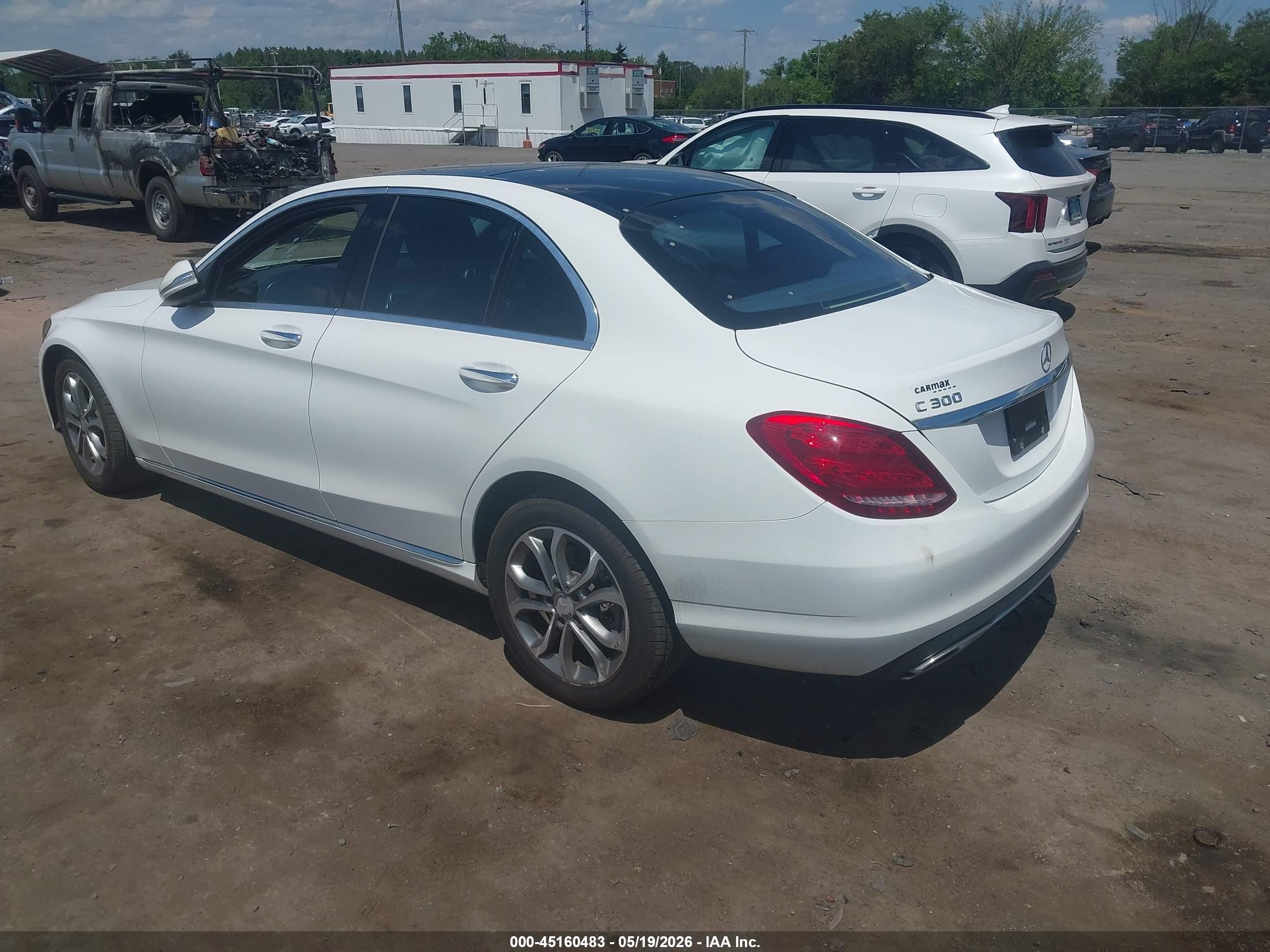 2015 Mercedes-benz C 300 4matic White vin: 55SWF4KB1FU082733