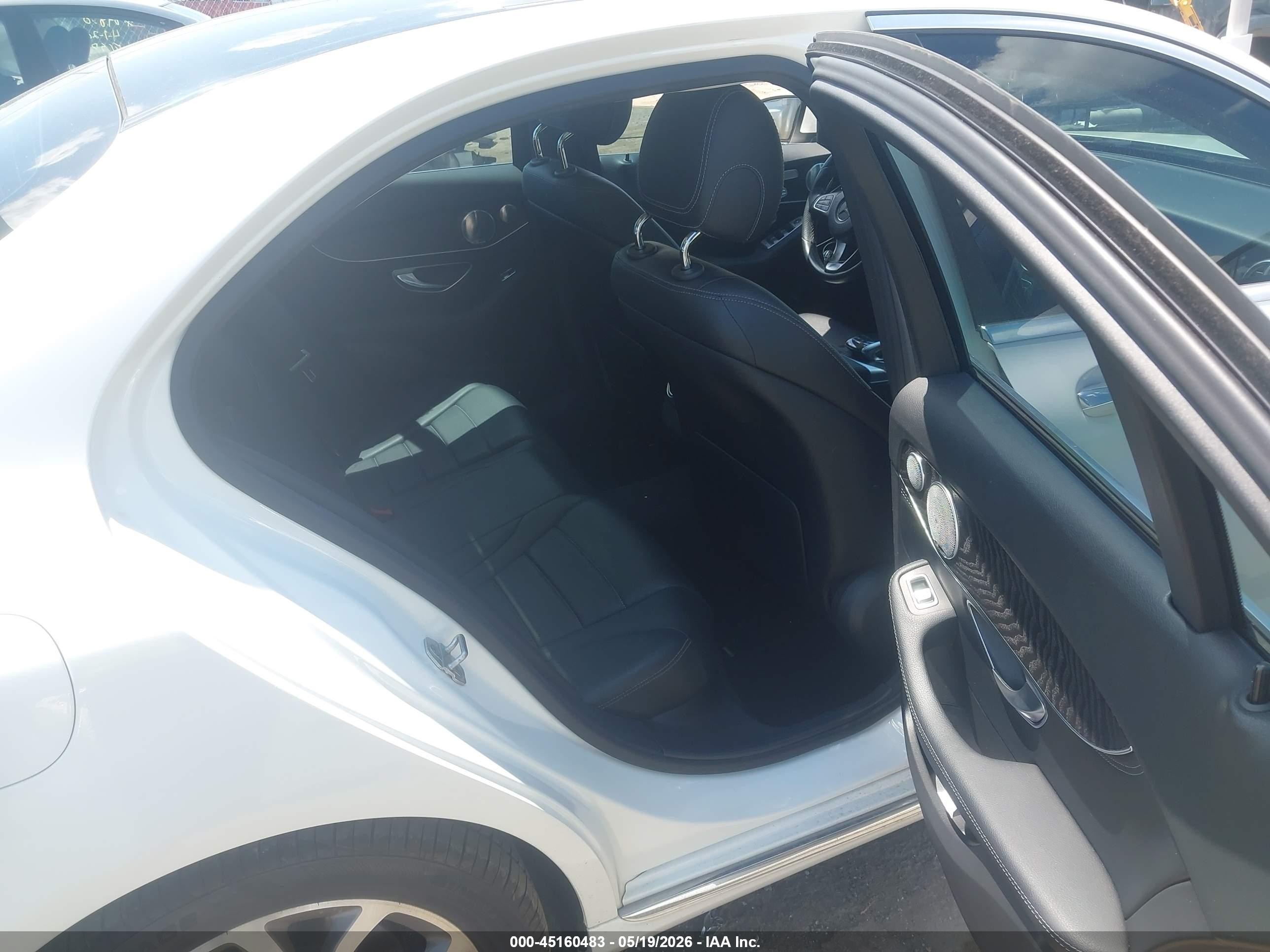2015 Mercedes-benz C 300 4matic White vin: 55SWF4KB1FU082733
