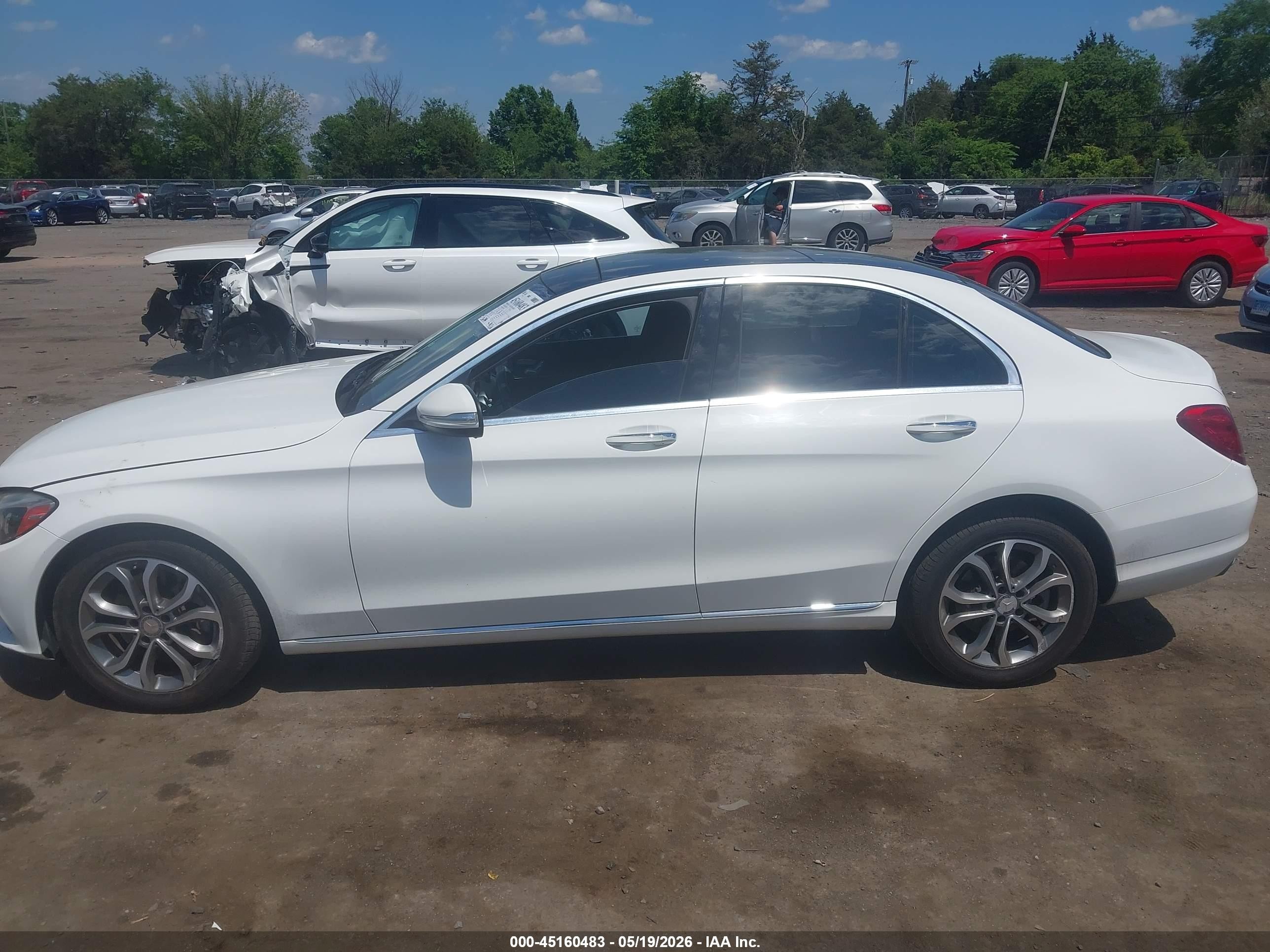 2015 Mercedes-benz C 300 4matic White vin: 55SWF4KB1FU082733