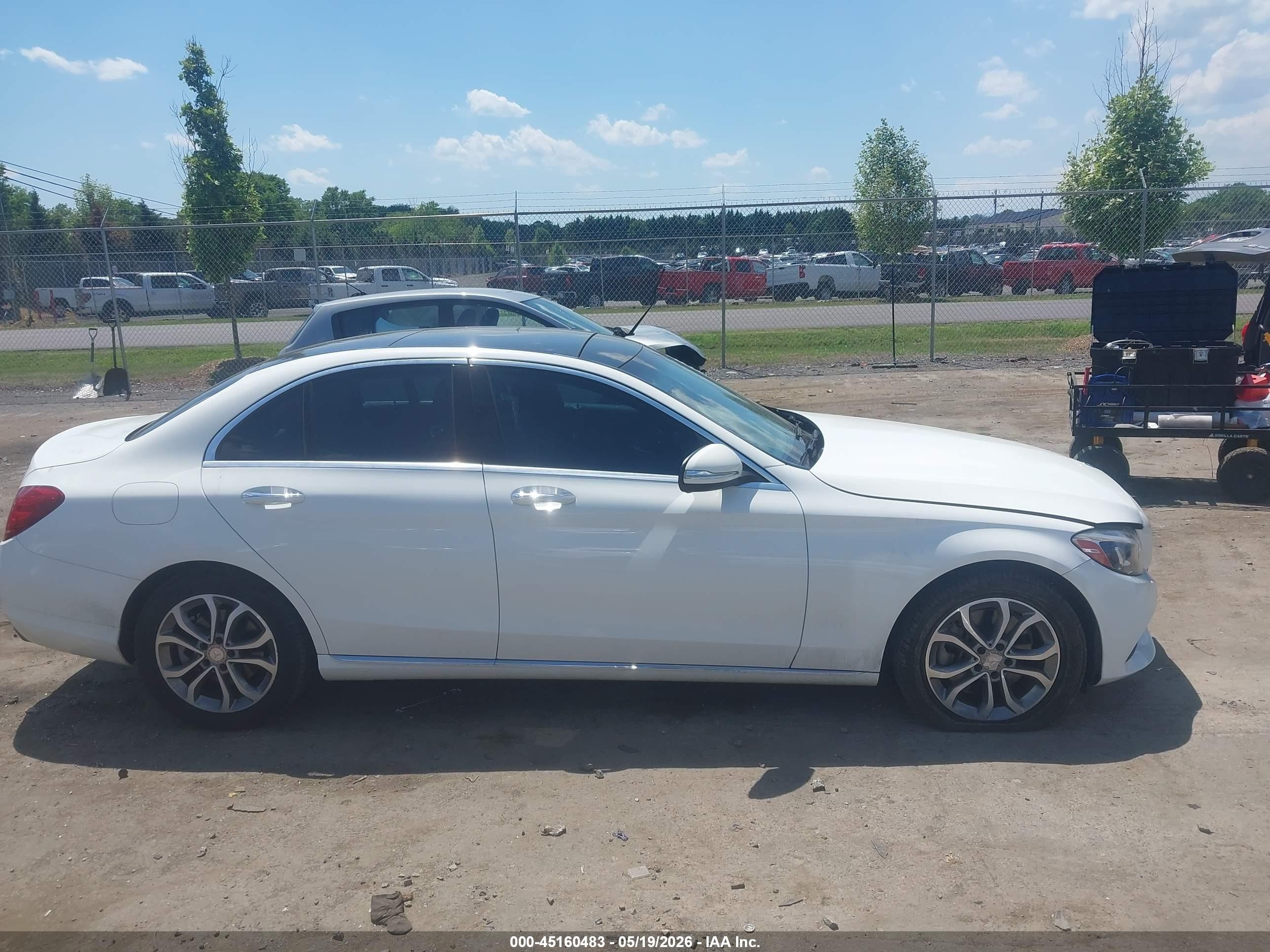 2015 Mercedes-benz C 300 4matic White vin: 55SWF4KB1FU082733