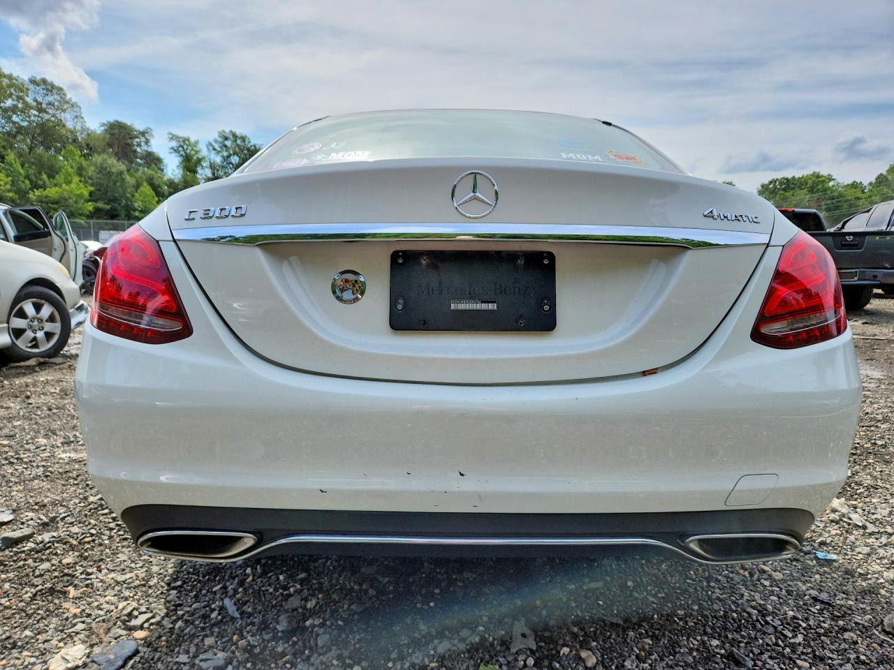 2015 Mercedes-benz C 300 4matic White vin: 55SWF4KB1FU084756