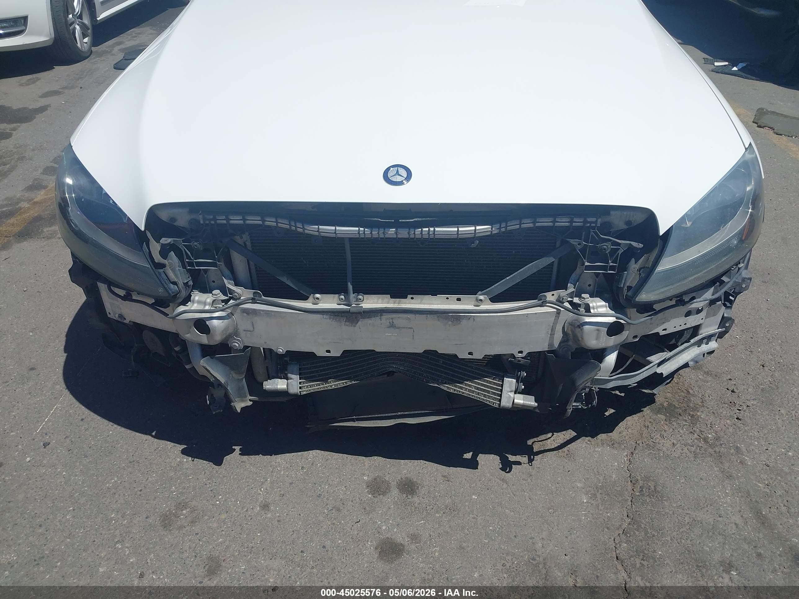 2015 Mercedes-benz C 300 4matic White vin: 55SWF4KB1FU093988