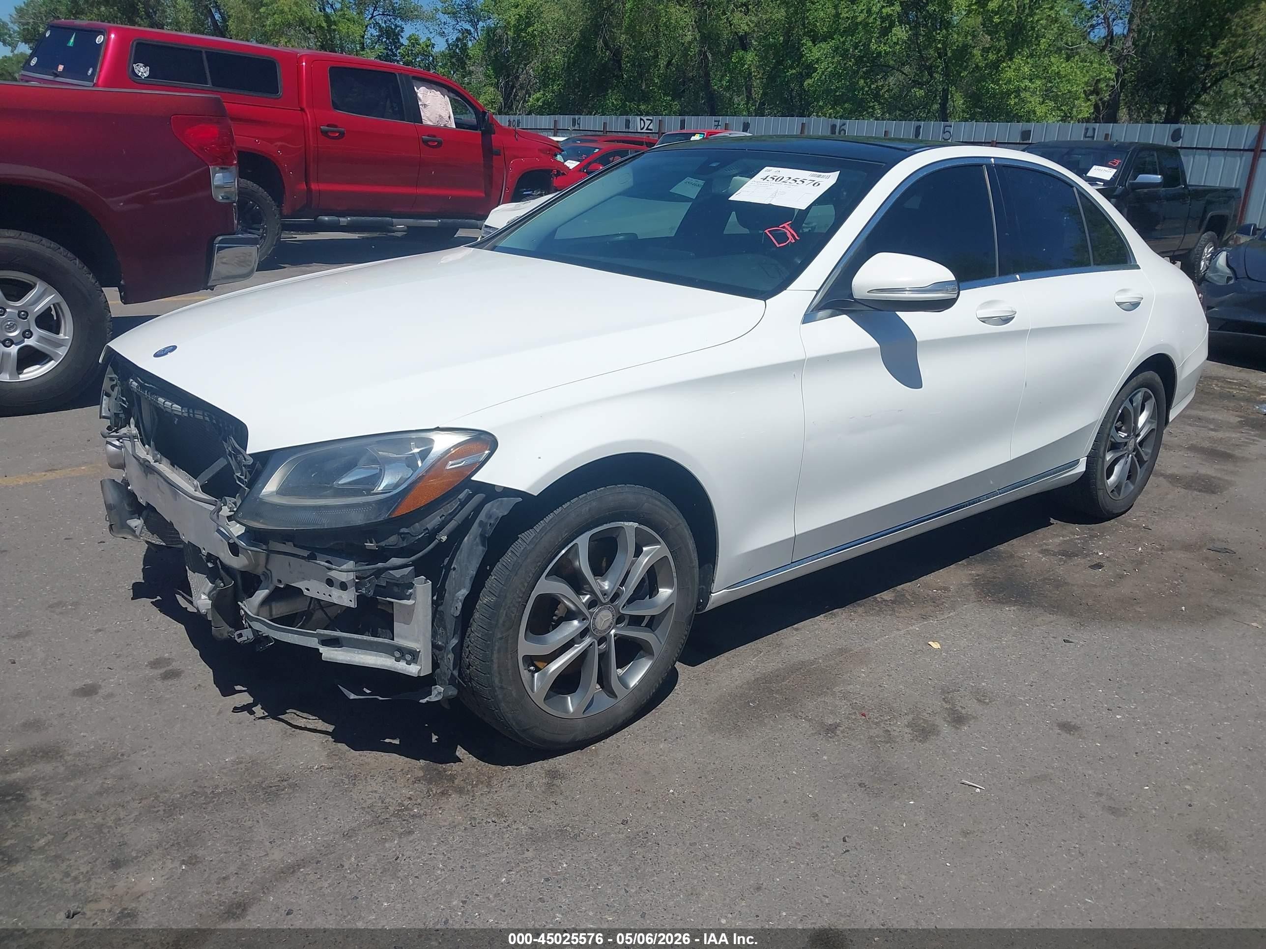 2015 Mercedes-benz C 300 4matic White vin: 55SWF4KB1FU093988