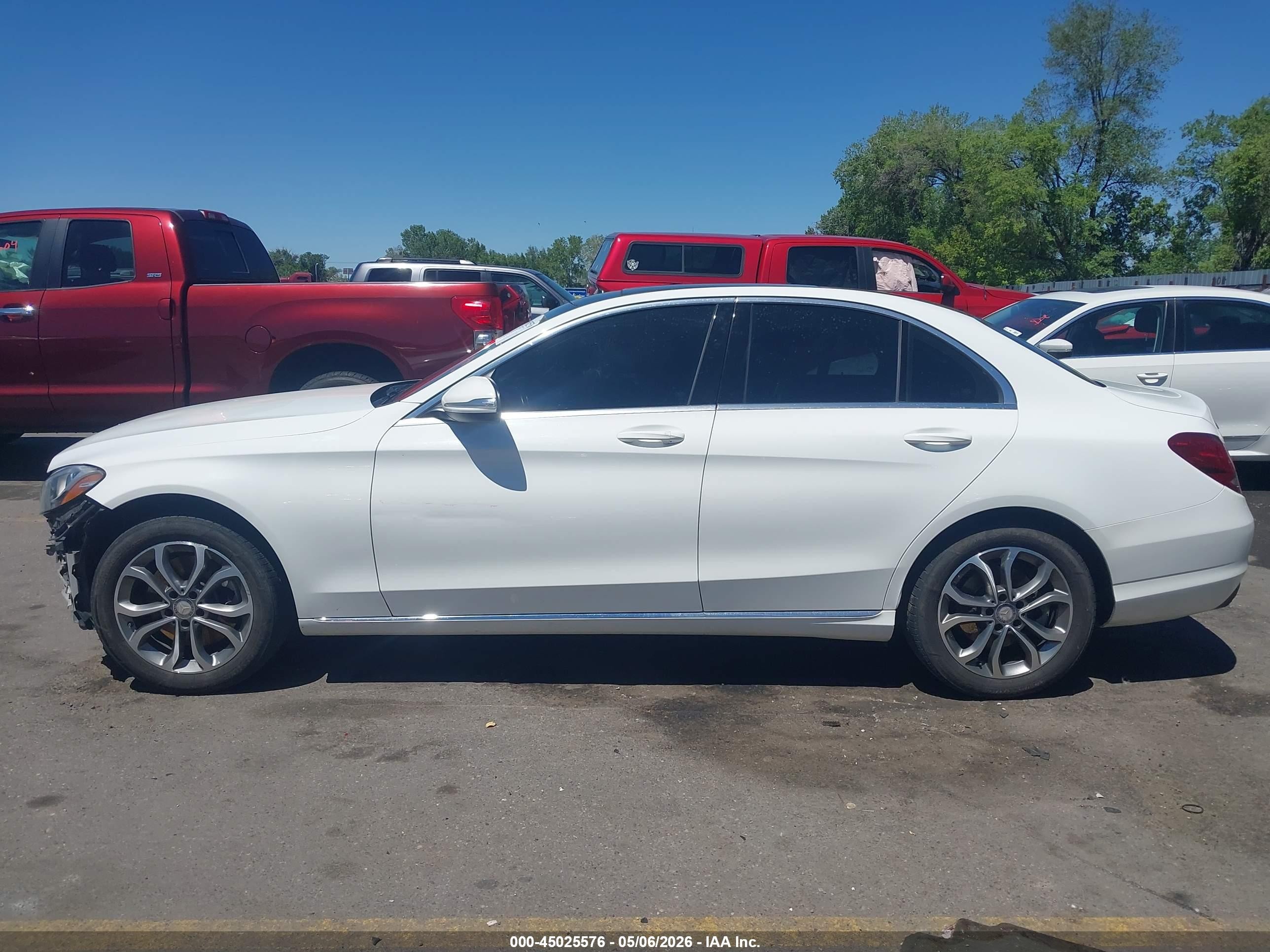 2015 Mercedes-benz C 300 4matic White vin: 55SWF4KB1FU093988