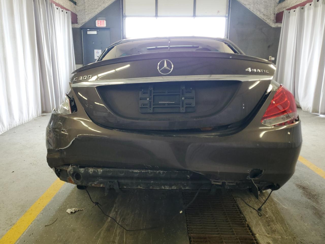 2016 Mercedes-benz C 300 4matic Коричневый vin: 55SWF4KB1GU120513 Damage: Right Tail Light, Misaligned, Repair Required