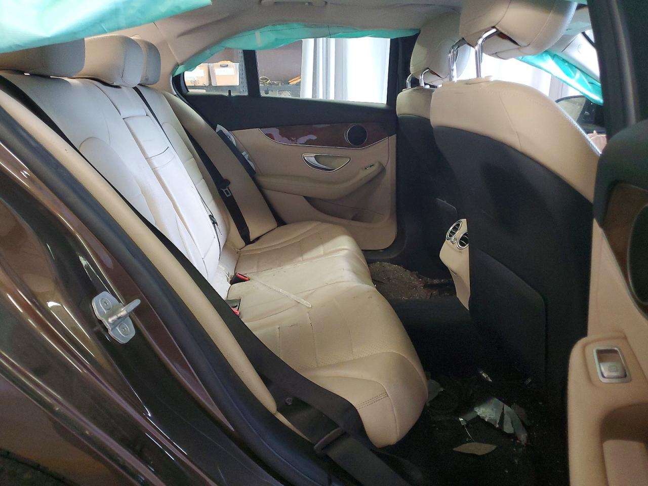 2016 Mercedes-benz C 300 4matic Коричневый vin: 55SWF4KB1GU120513