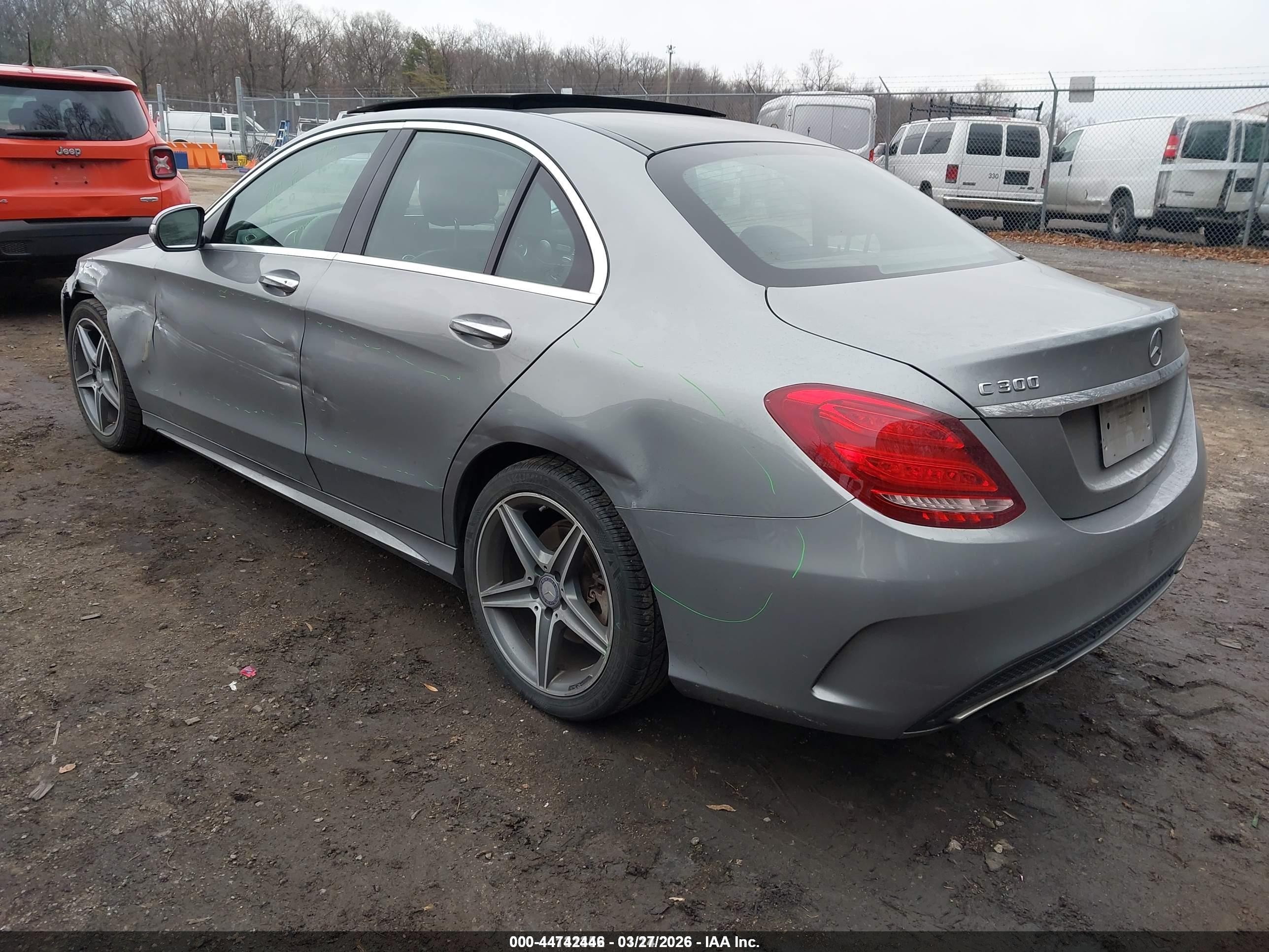 2015 Mercedes-benz C 300 Sport 4matic Серебряный vin: 55SWF4KB2FU002887
