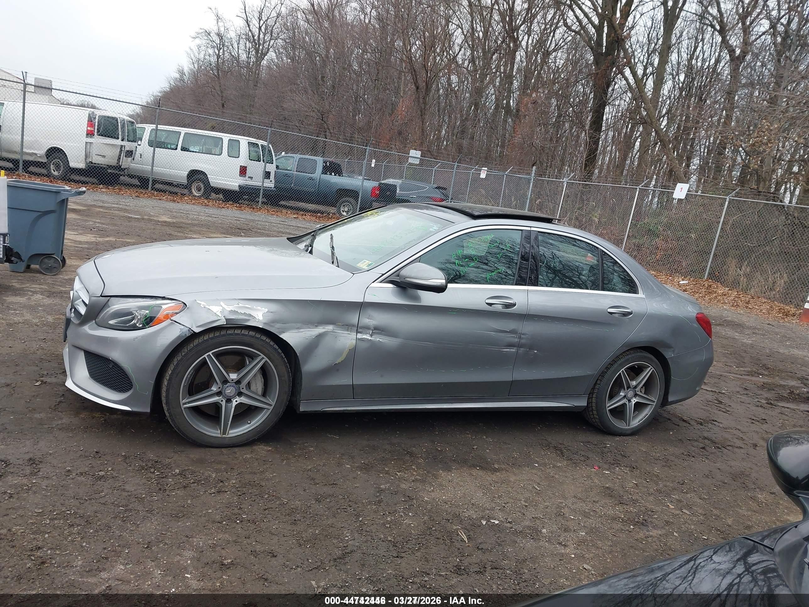 2015 Mercedes-benz C 300 Sport 4matic Серебряный vin: 55SWF4KB2FU002887