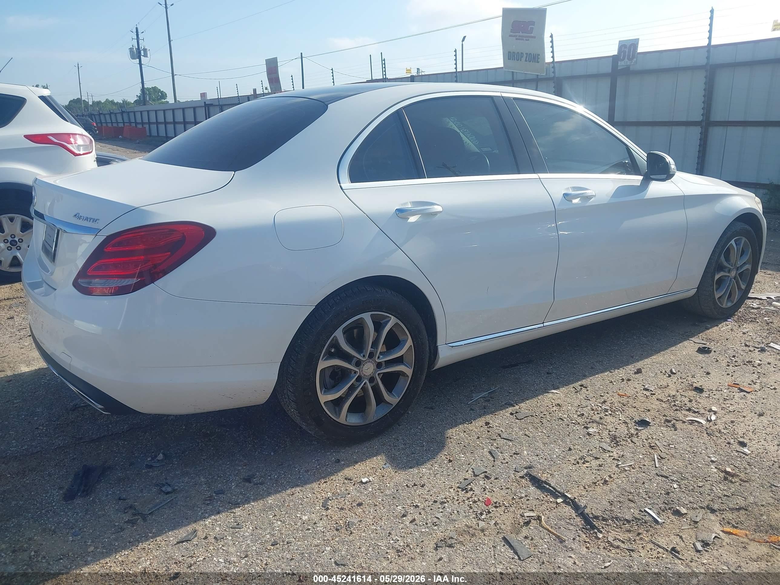 2015 Mercedes-benz C 300 4matic White vin: 55SWF4KB2FU006728