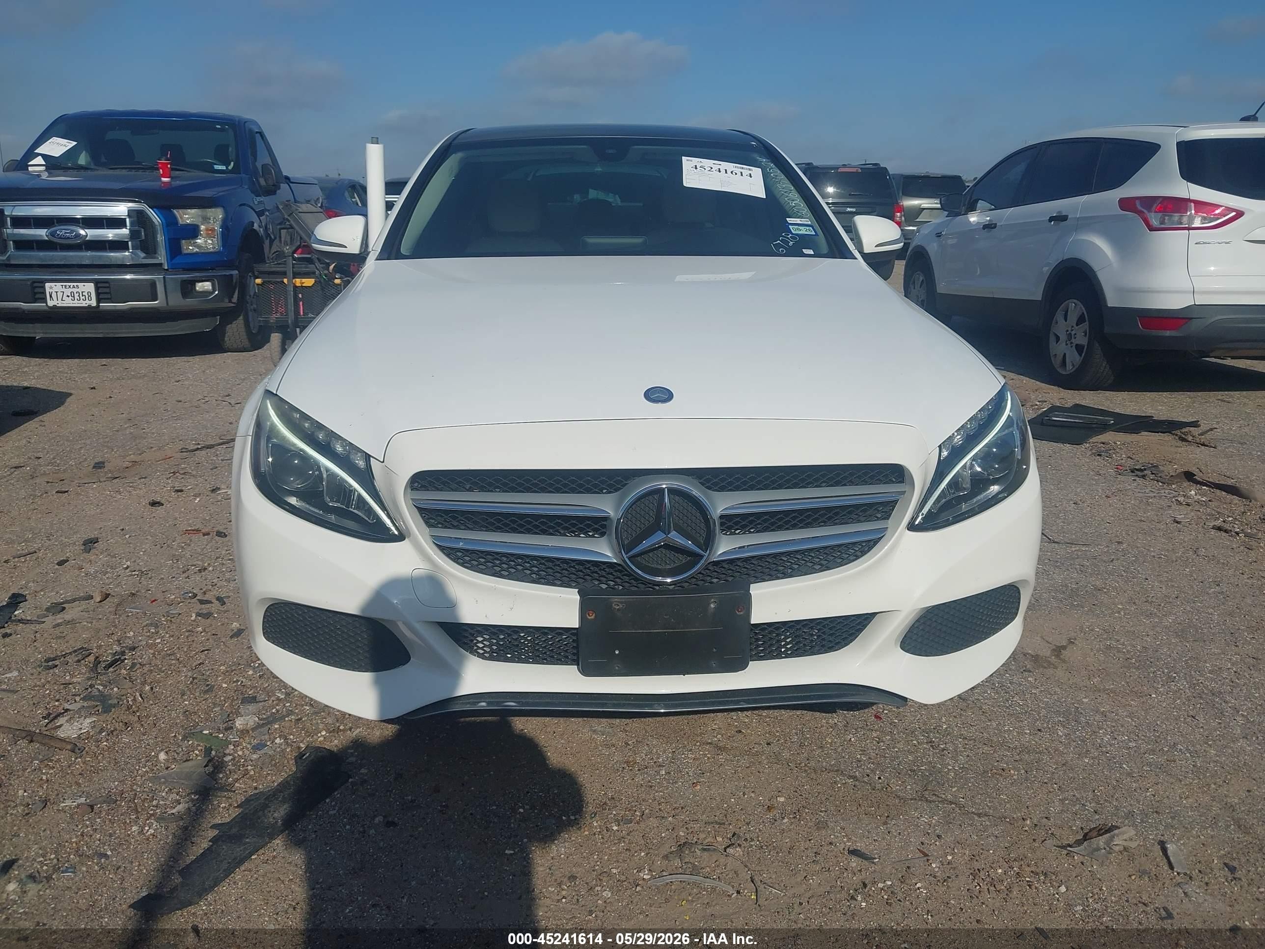 2015 Mercedes-benz C 300 4matic White vin: 55SWF4KB2FU006728