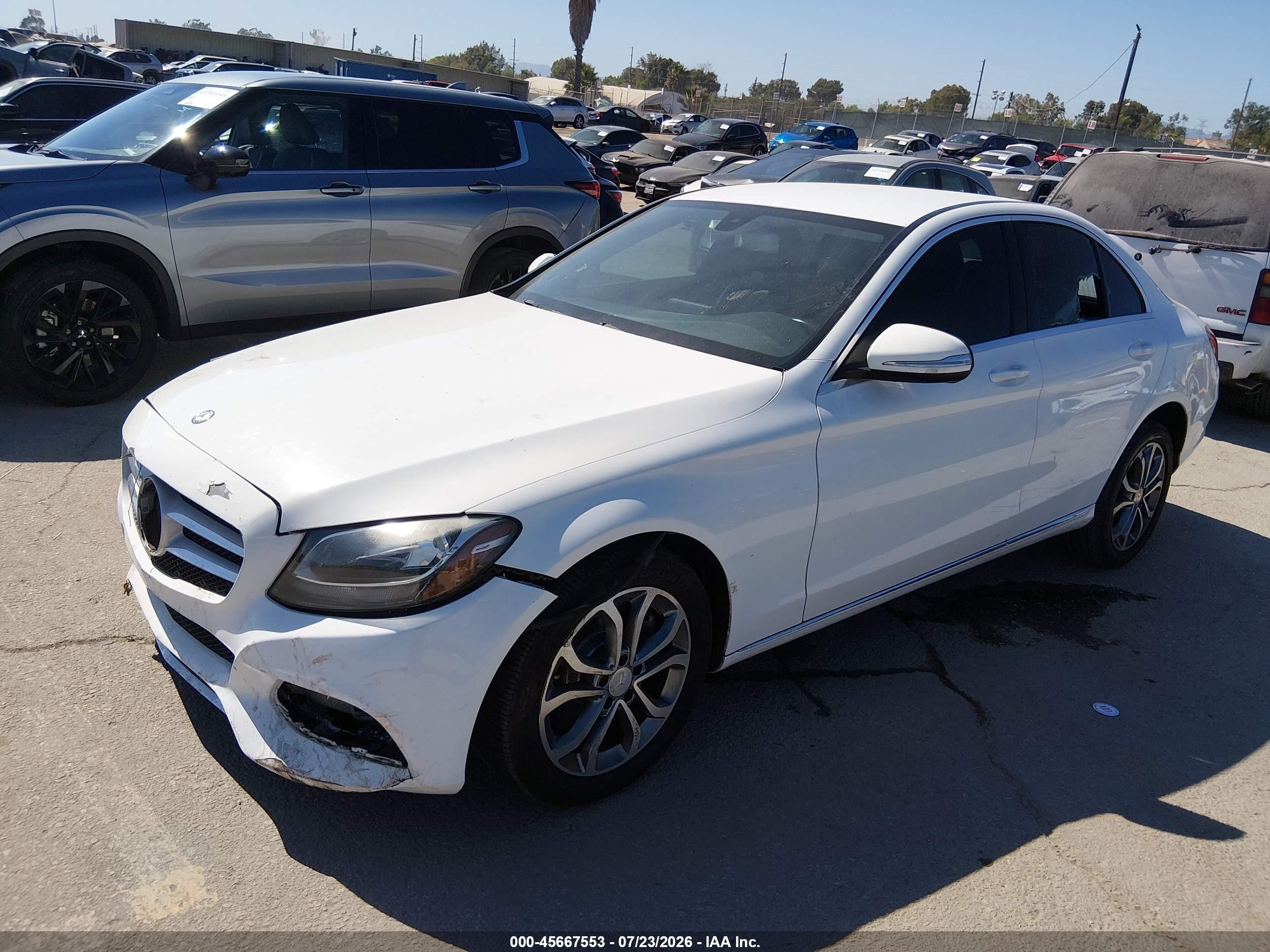 2015 Mercedes-benz C 300 4matic White vin: 55SWF4KB2FU008818
