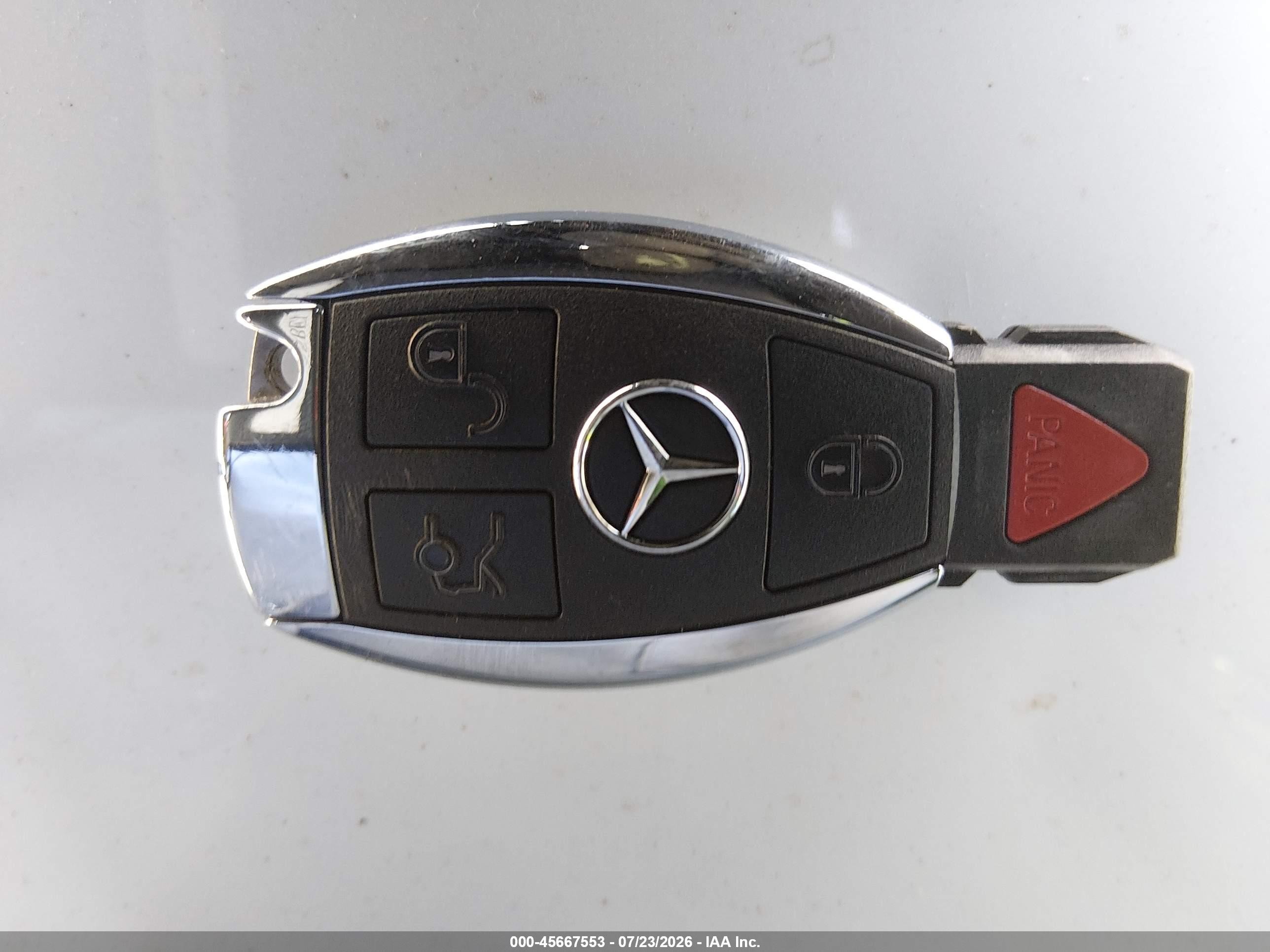 2015 Mercedes-benz C 300 4matic White vin: 55SWF4KB2FU008818