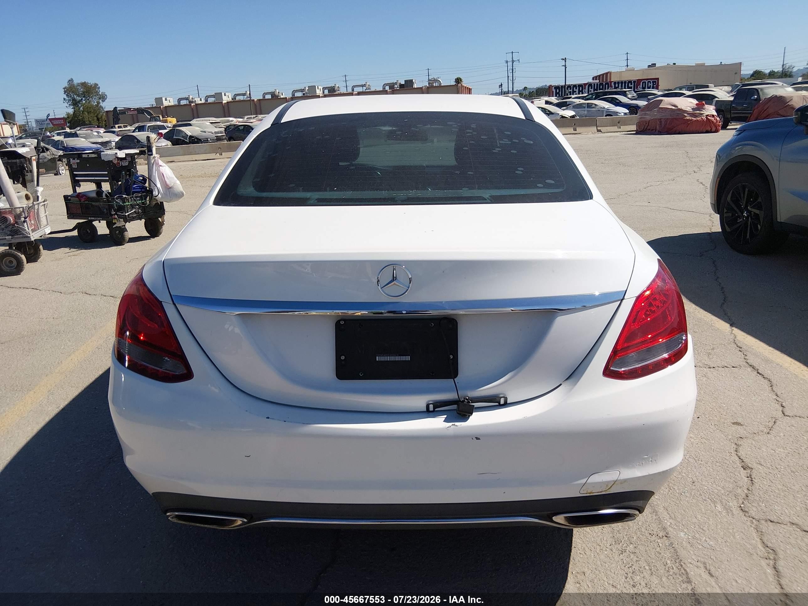 2015 Mercedes-benz C 300 4matic White vin: 55SWF4KB2FU008818