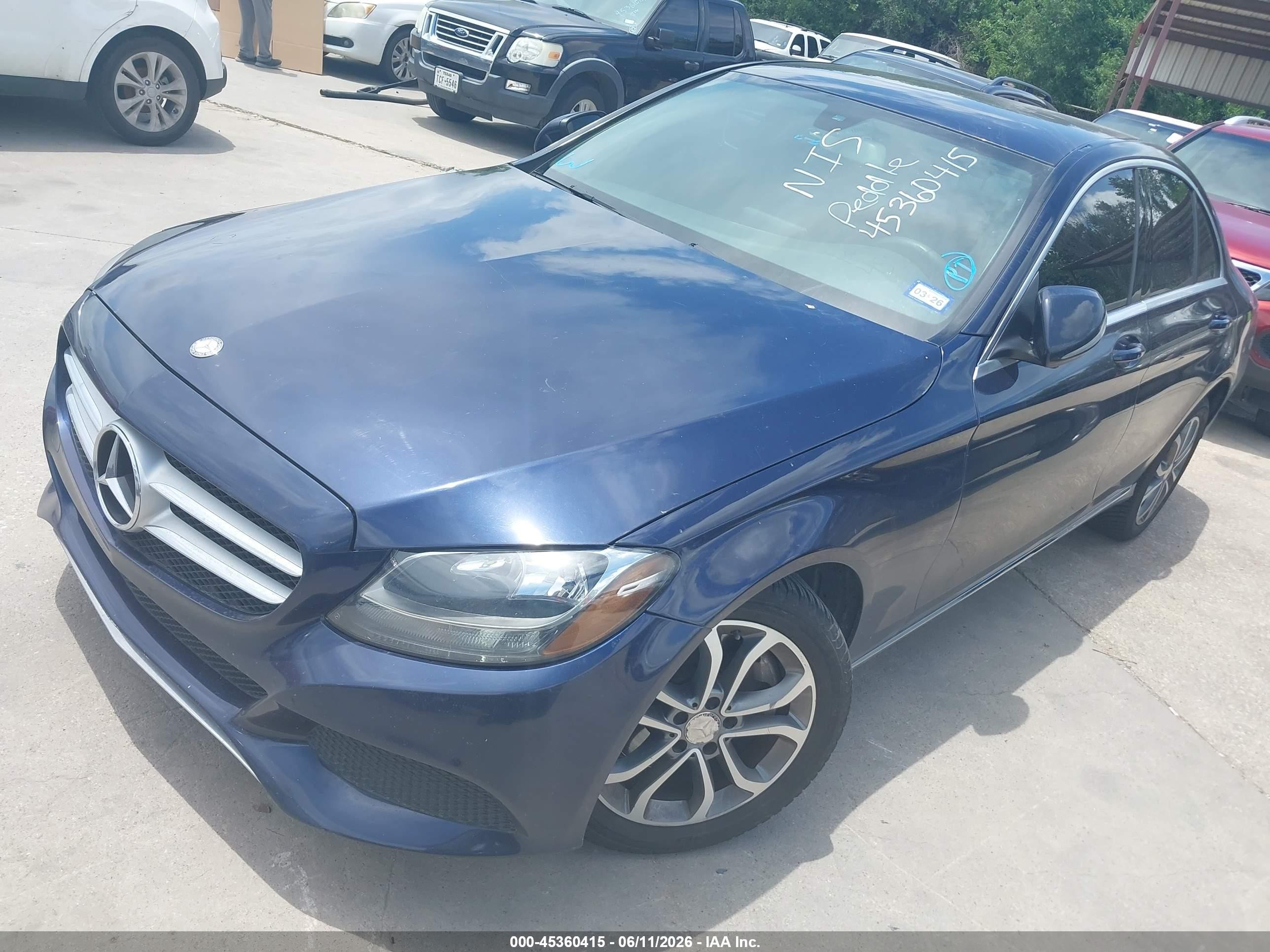 2015 Mercedes-benz C 300 4matic Blue vin: 55SWF4KB2FU009807
