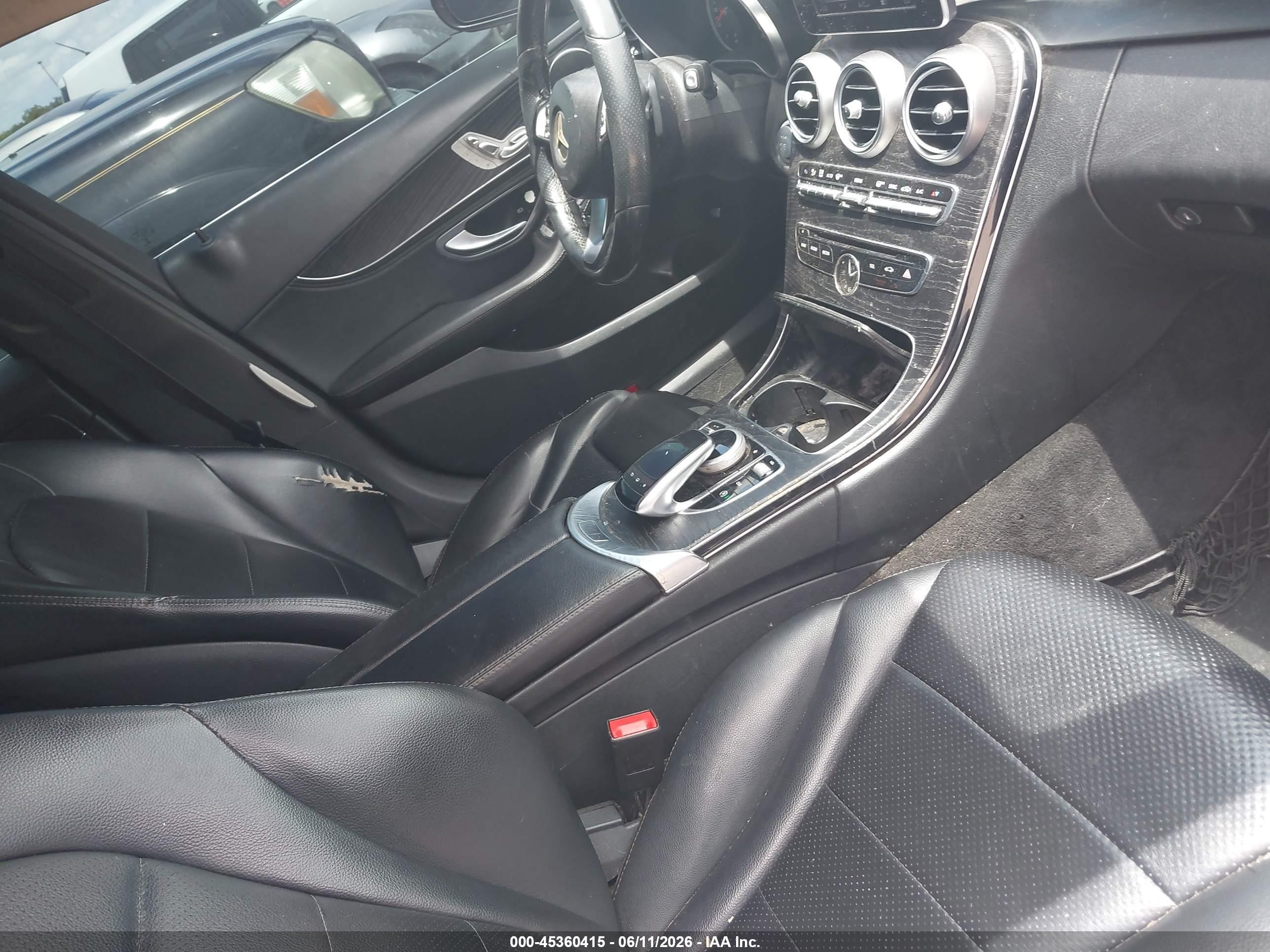 2015 Mercedes-benz C 300 4matic Blue vin: 55SWF4KB2FU009807