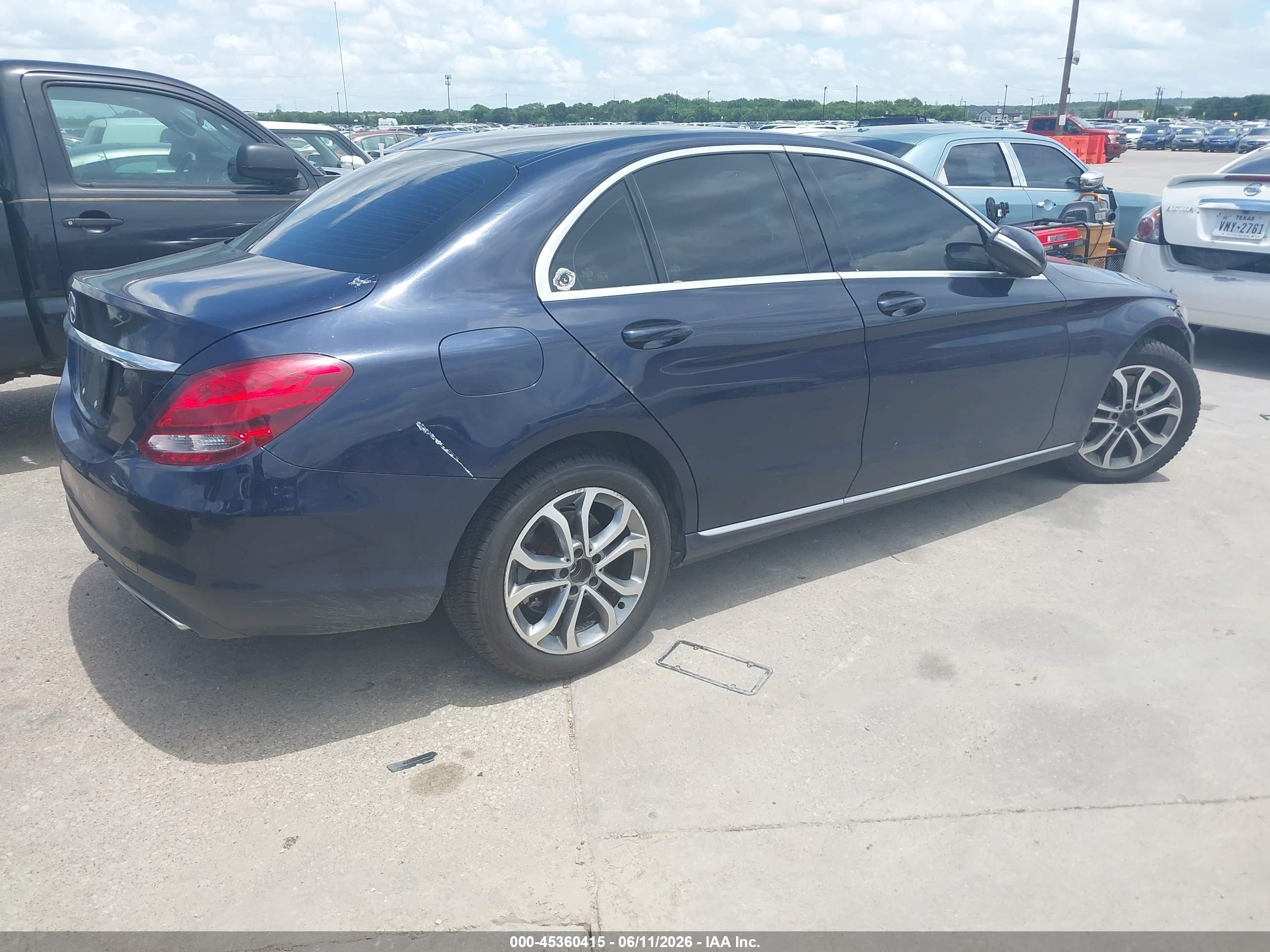 2015 Mercedes-benz C 300 4matic Blue vin: 55SWF4KB2FU009807