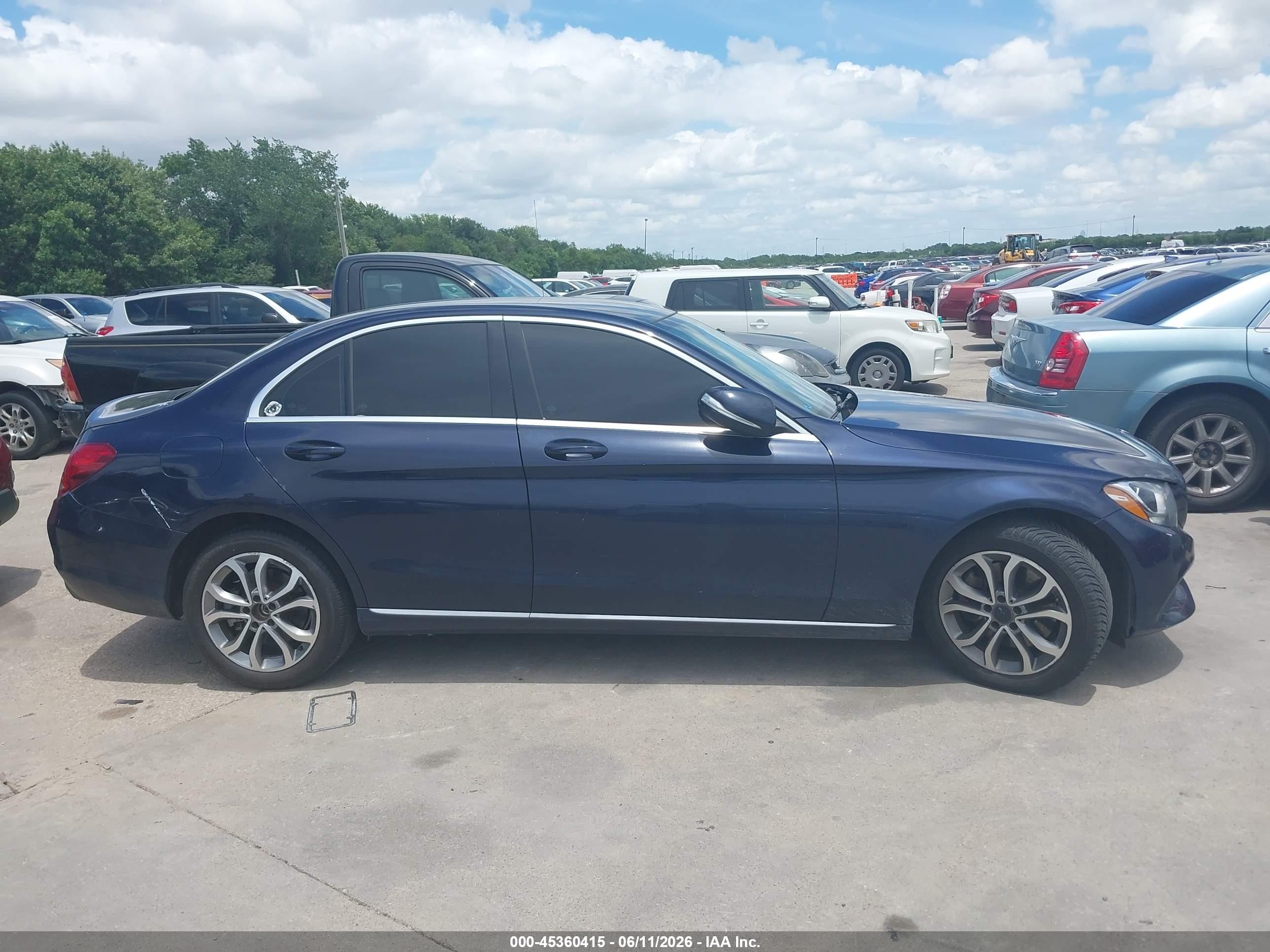 2015 Mercedes-benz C 300 4matic Blue vin: 55SWF4KB2FU009807