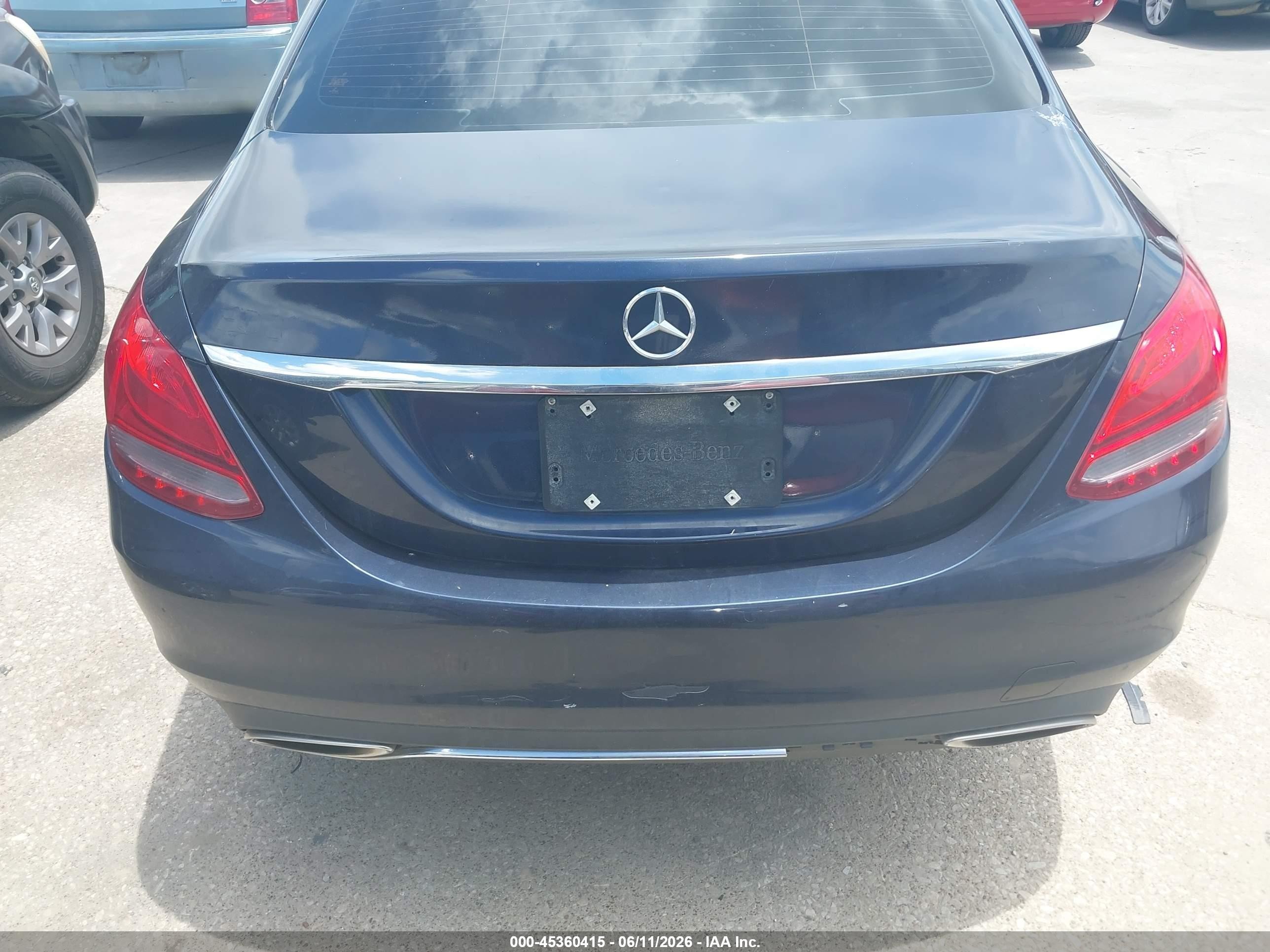 2015 Mercedes-benz C 300 4matic Blue vin: 55SWF4KB2FU009807