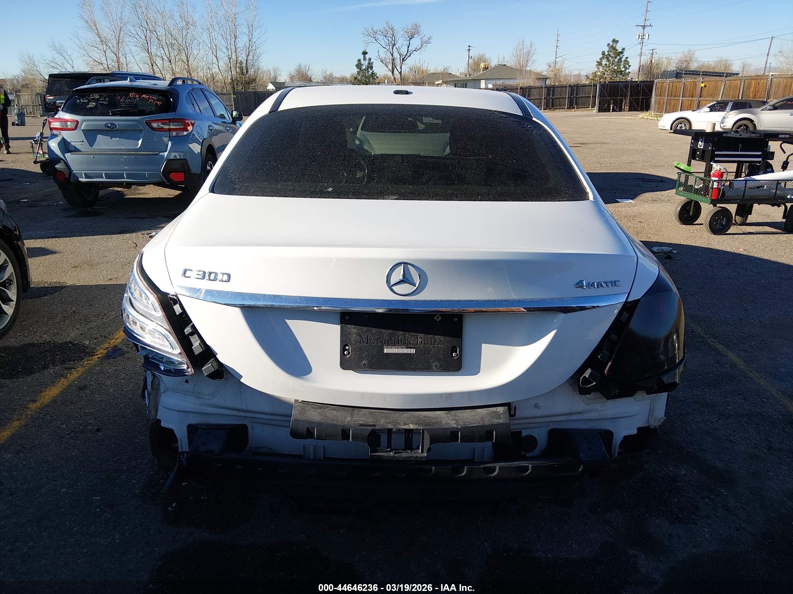 2015 Mercedes-benz C 300 4matic White vin: 55SWF4KB2FU027501