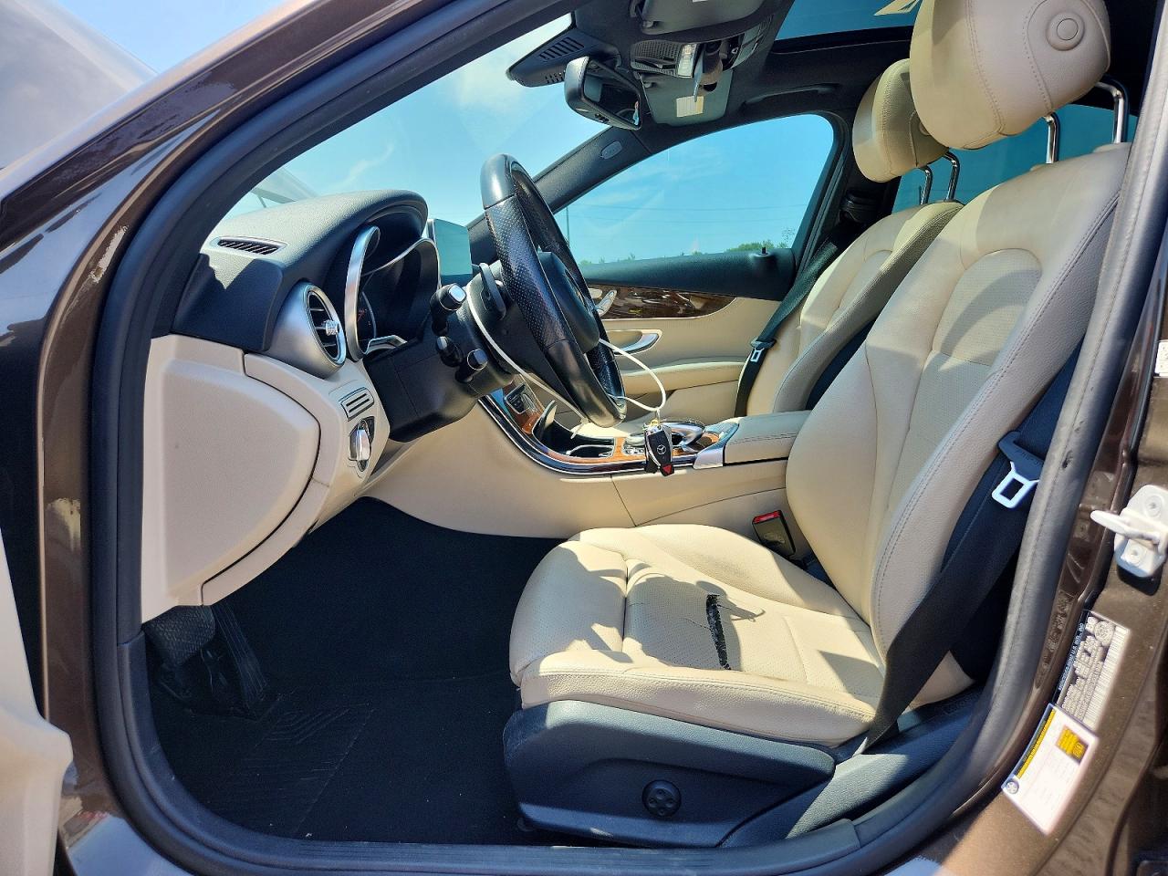 2015 Mercedes-benz C 300 4matic Brown vin: 55SWF4KB2FU031984