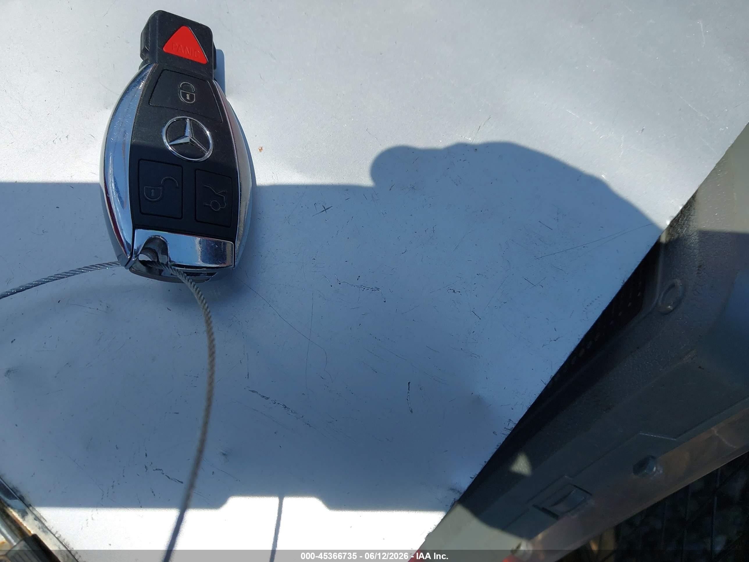 2015 Mercedes-benz C 300 Sport 4matic Белый vin: 55SWF4KB2FU032083