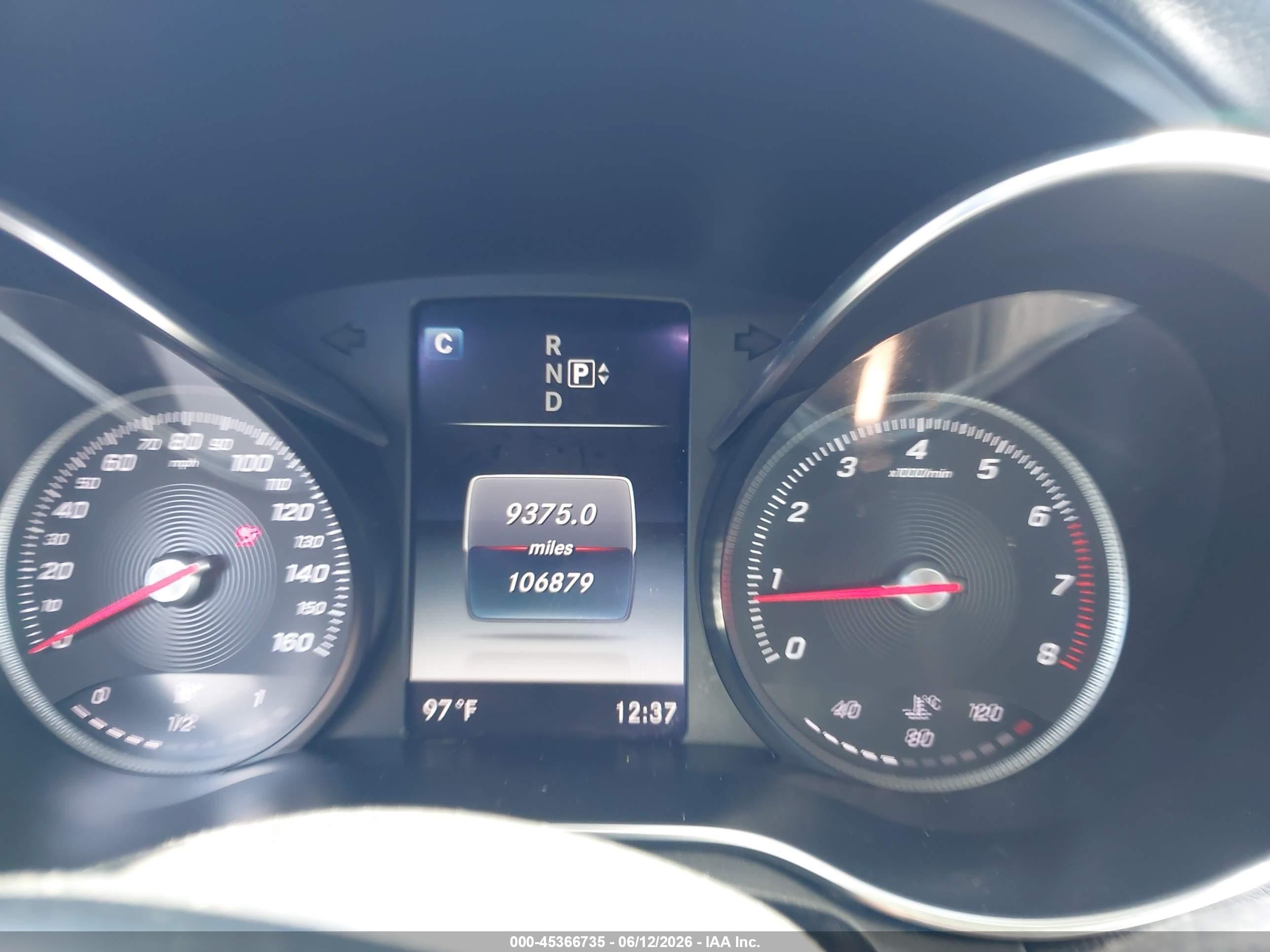 2015 Mercedes-benz C 300 Sport 4matic Белый vin: 55SWF4KB2FU032083