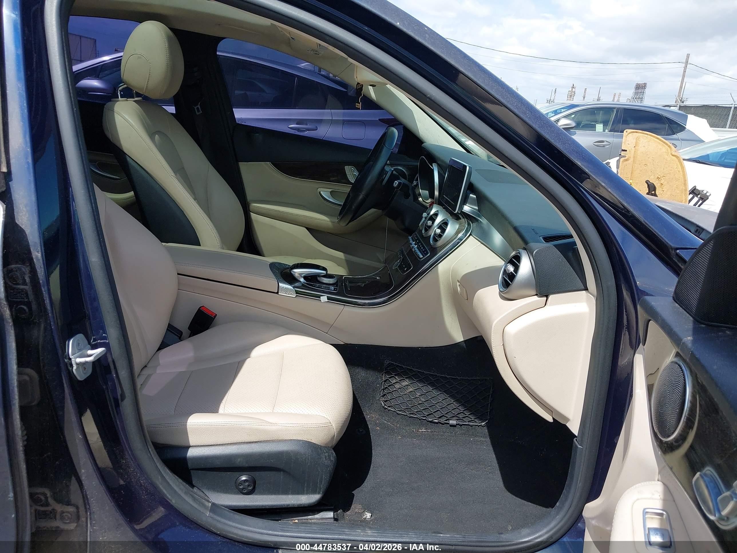 2015 Mercedes-benz C 300 4matic/luxury 4matic/sport 4matic Dark Blue vin: 55SWF4KB2FU032603