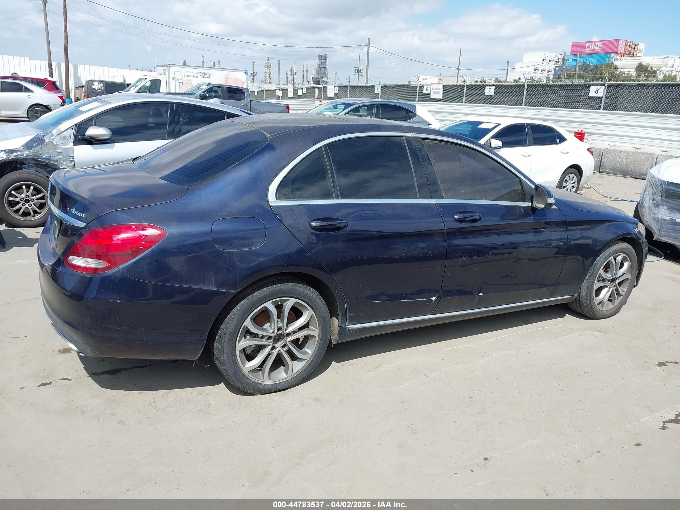 2015 Mercedes-benz C 300 4matic/luxury 4matic/sport 4matic Dark Blue vin: 55SWF4KB2FU032603