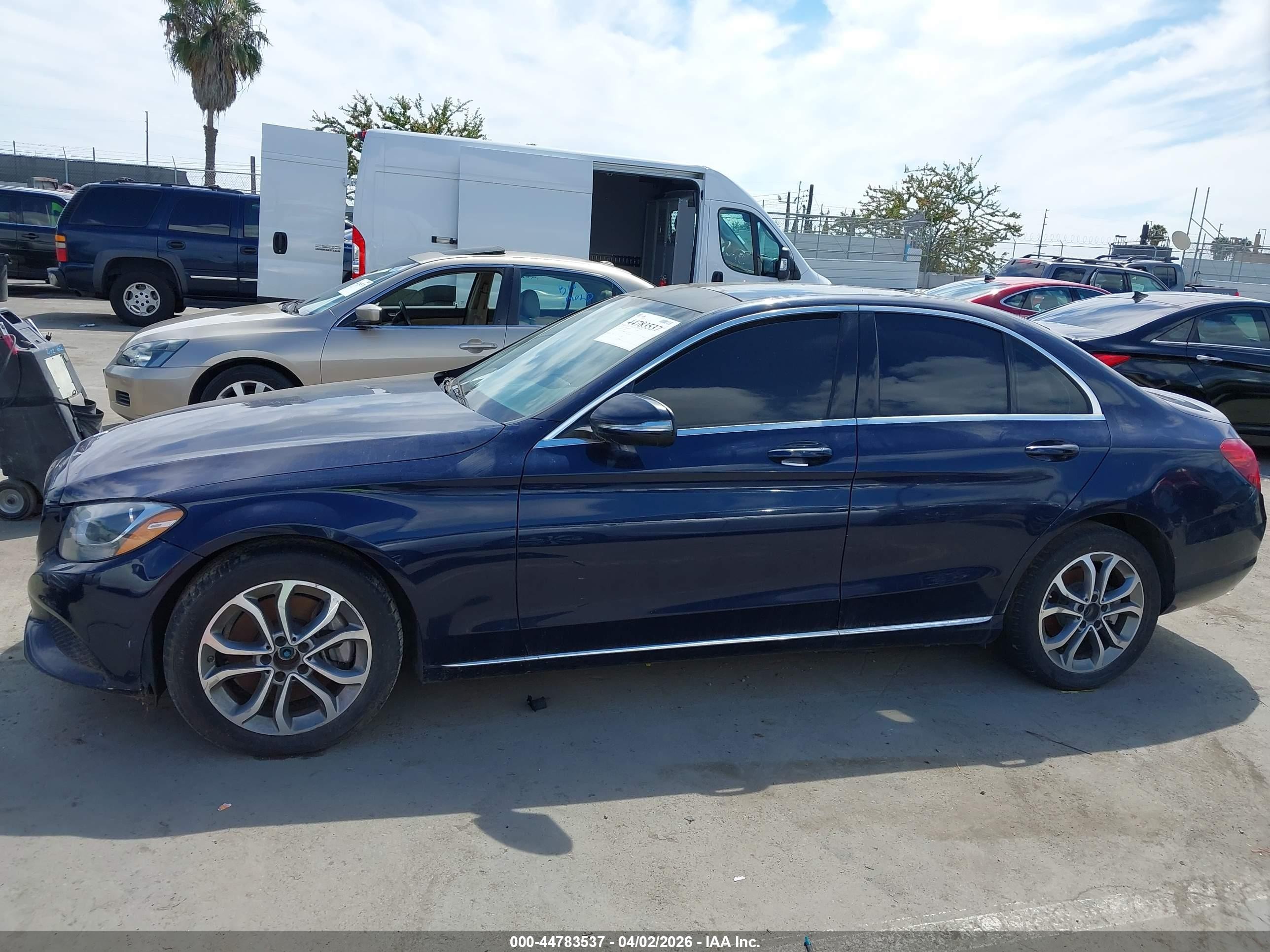 2015 Mercedes-benz C 300 4matic/luxury 4matic/sport 4matic Dark Blue vin: 55SWF4KB2FU032603
