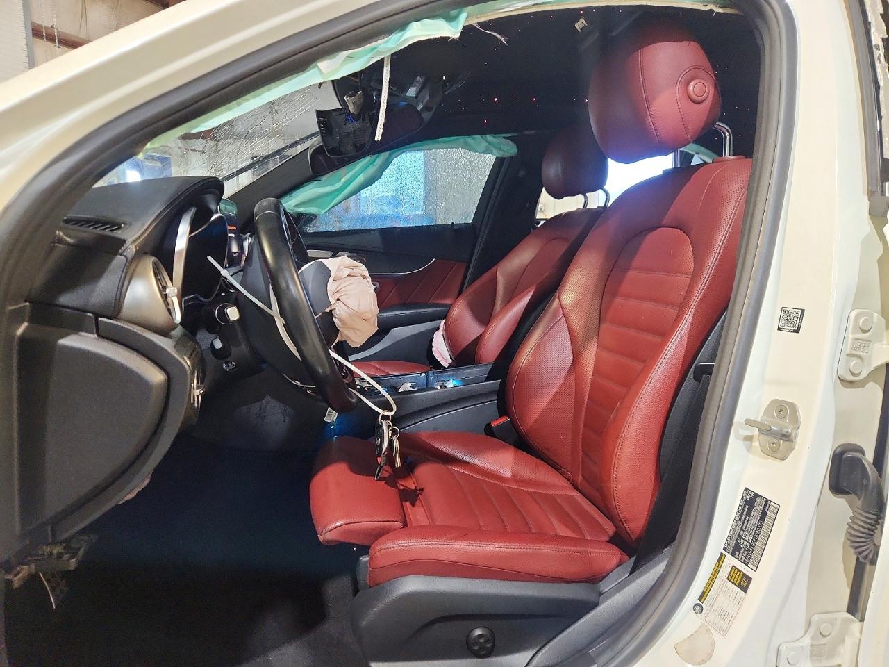 2015 Mercedes-benz C 300 4matic White vin: 55SWF4KB2FU080375