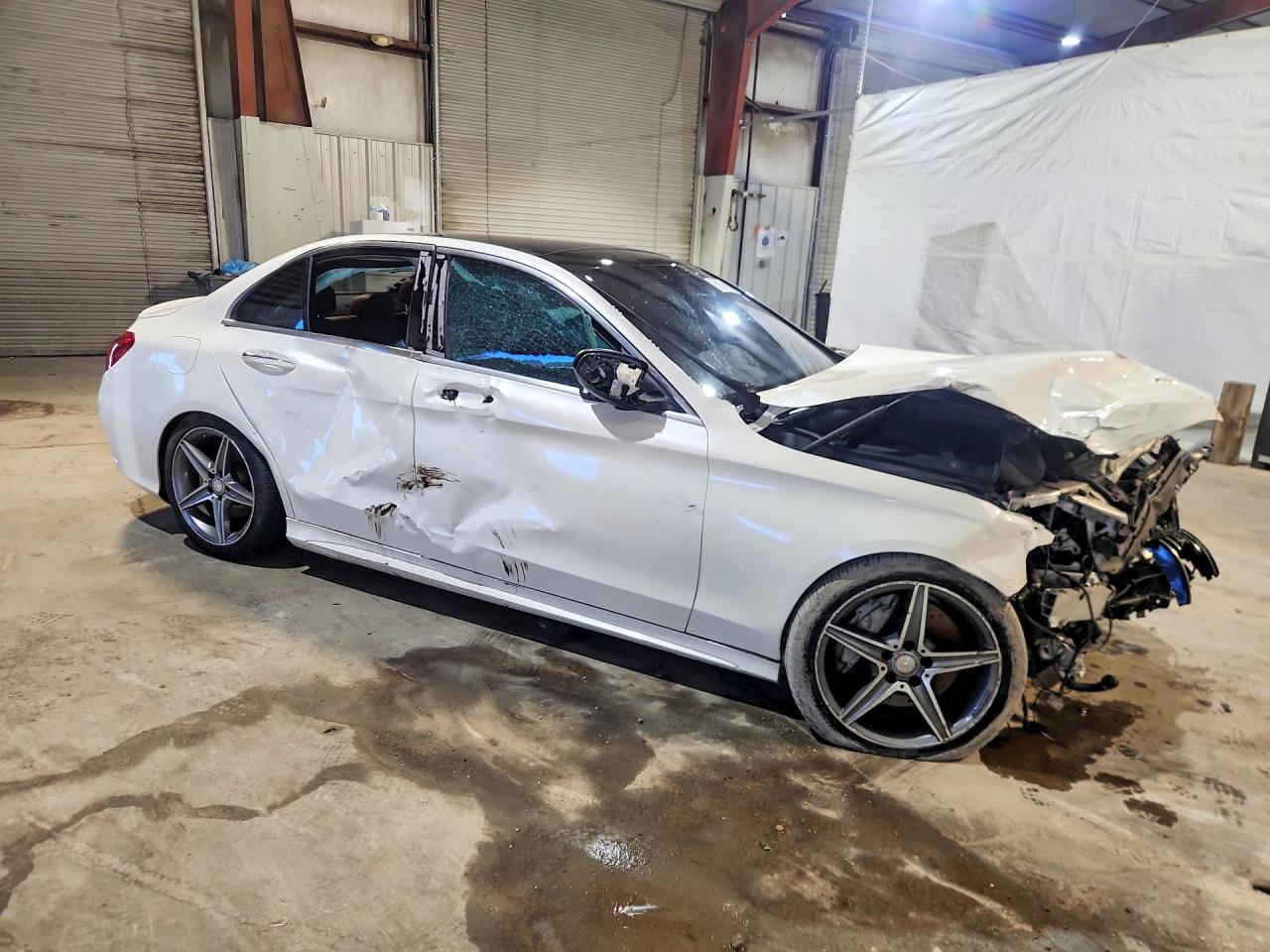 2015 Mercedes-benz C 300 4matic White vin: 55SWF4KB2FU080375