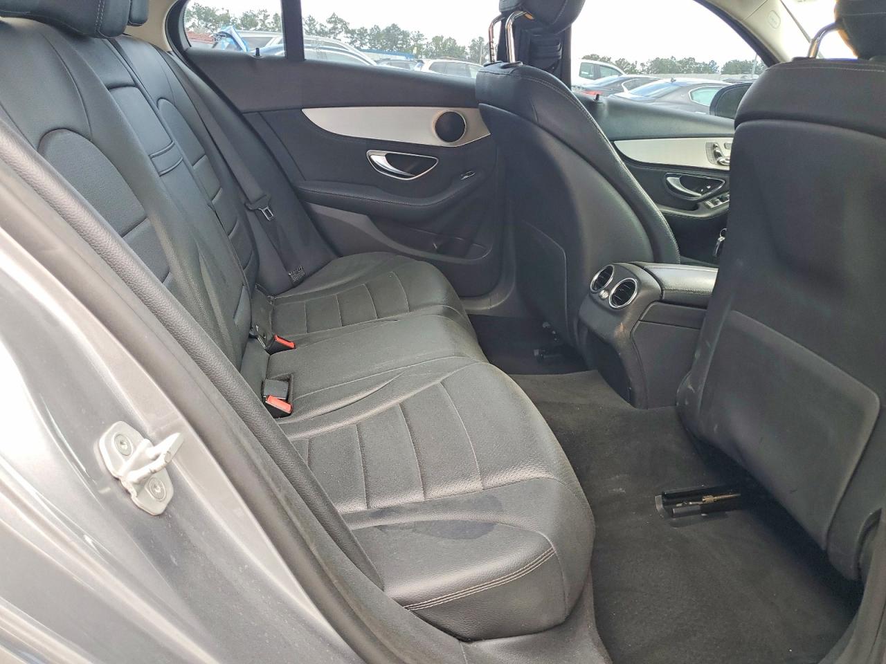 2015 Mercedes-benz C 300 4matic Silver vin: 55SWF4KB2FU080585